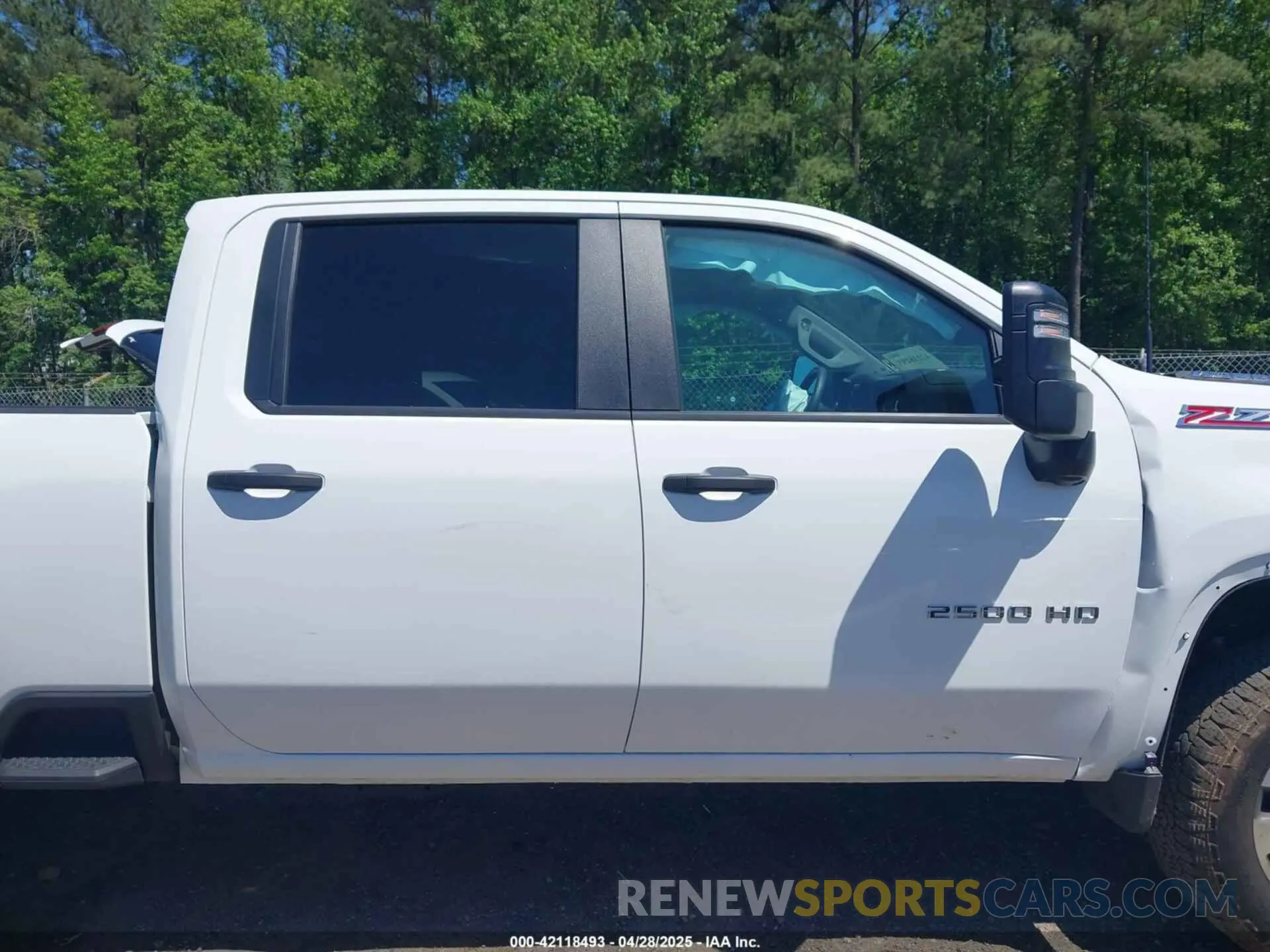 16 Photograph of a damaged car 1GC4KME79SF145305 CHEVROLET SILVERADO 2500HD 2025