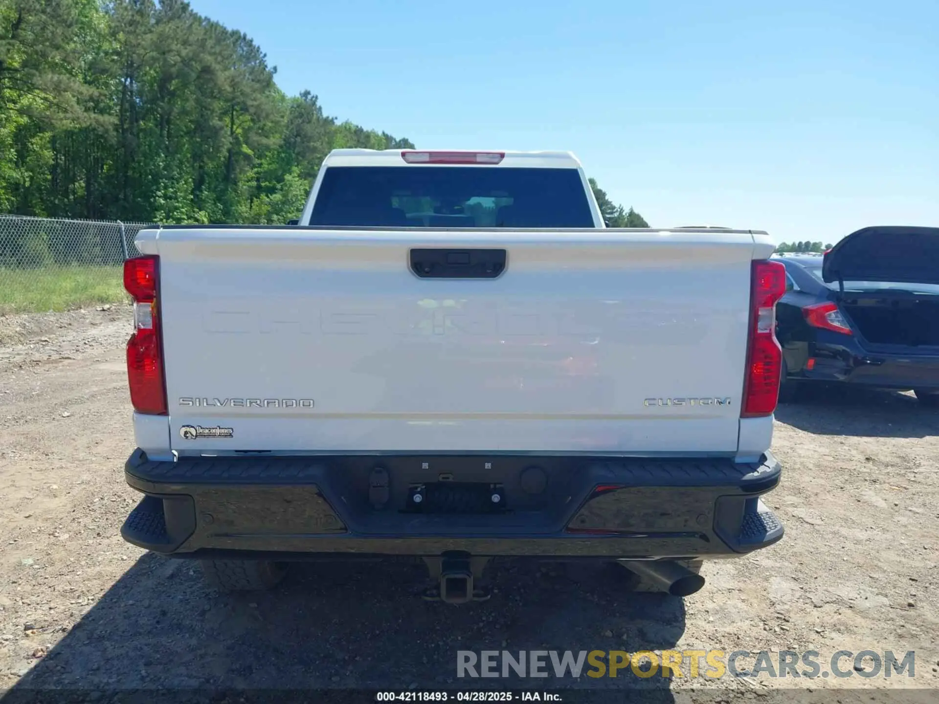 18 Photograph of a damaged car 1GC4KME79SF145305 CHEVROLET SILVERADO 2500HD 2025