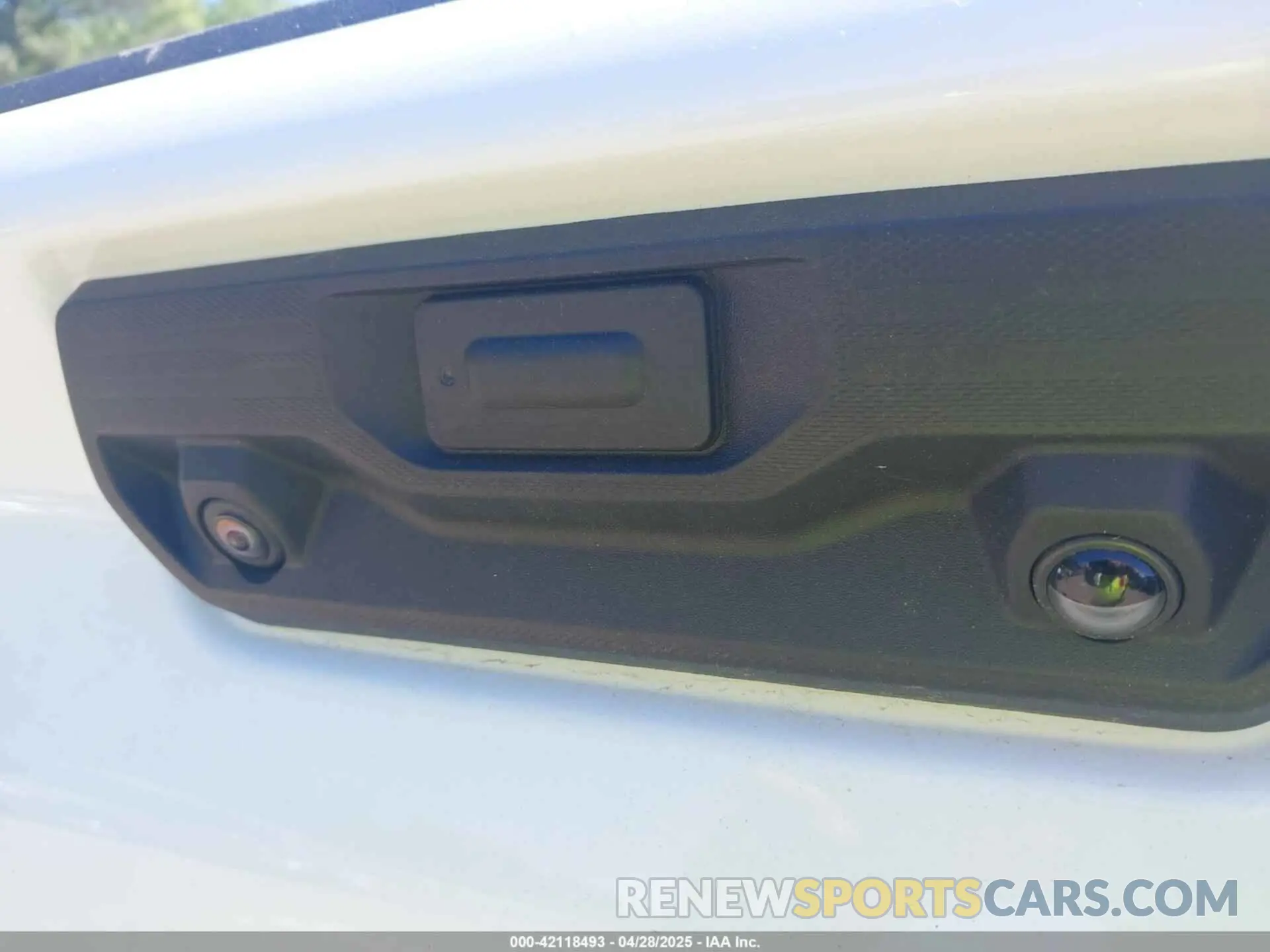 19 Photograph of a damaged car 1GC4KME79SF145305 CHEVROLET SILVERADO 2500HD 2025
