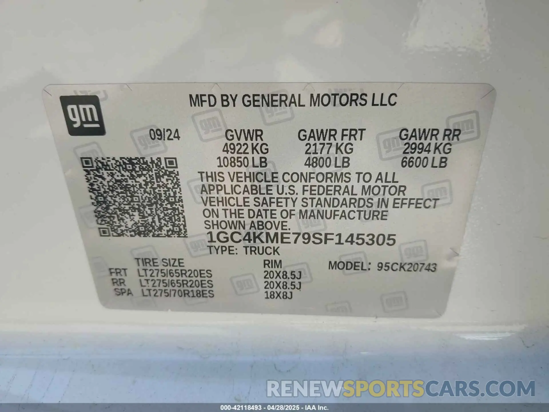 8 Photograph of a damaged car 1GC4KME79SF145305 CHEVROLET SILVERADO 2500HD 2025