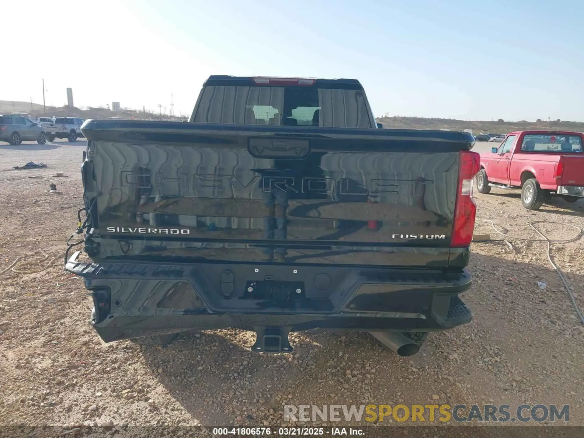 18 Photograph of a damaged car 1GC4KME7XSF145040 CHEVROLET SILVERADO 2500HD 2025