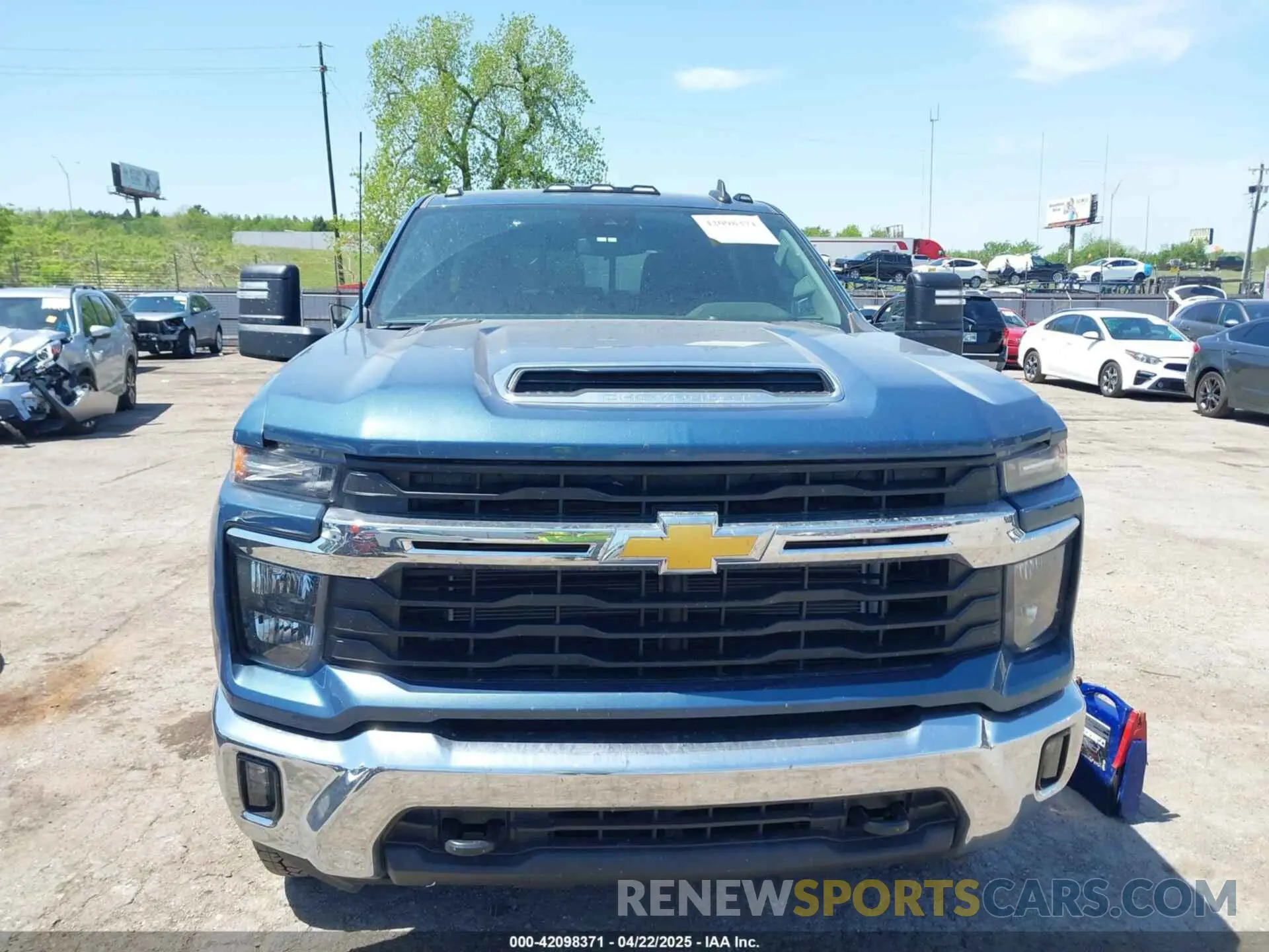 12 Photograph of a damaged car 1GC4KNE71SF104320 CHEVROLET SILVERADO 2500HD 2025