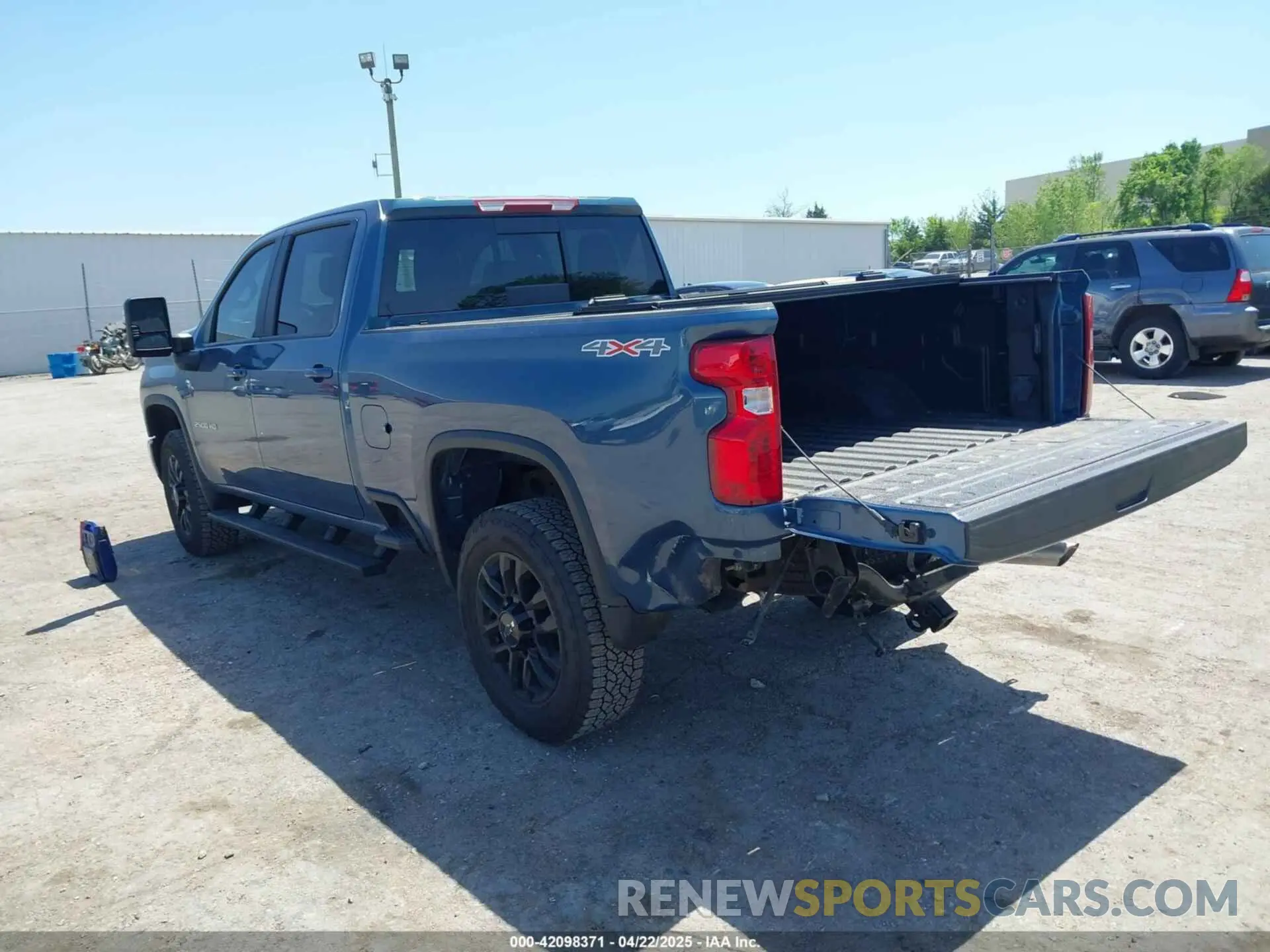 3 Photograph of a damaged car 1GC4KNE71SF104320 CHEVROLET SILVERADO 2500HD 2025
