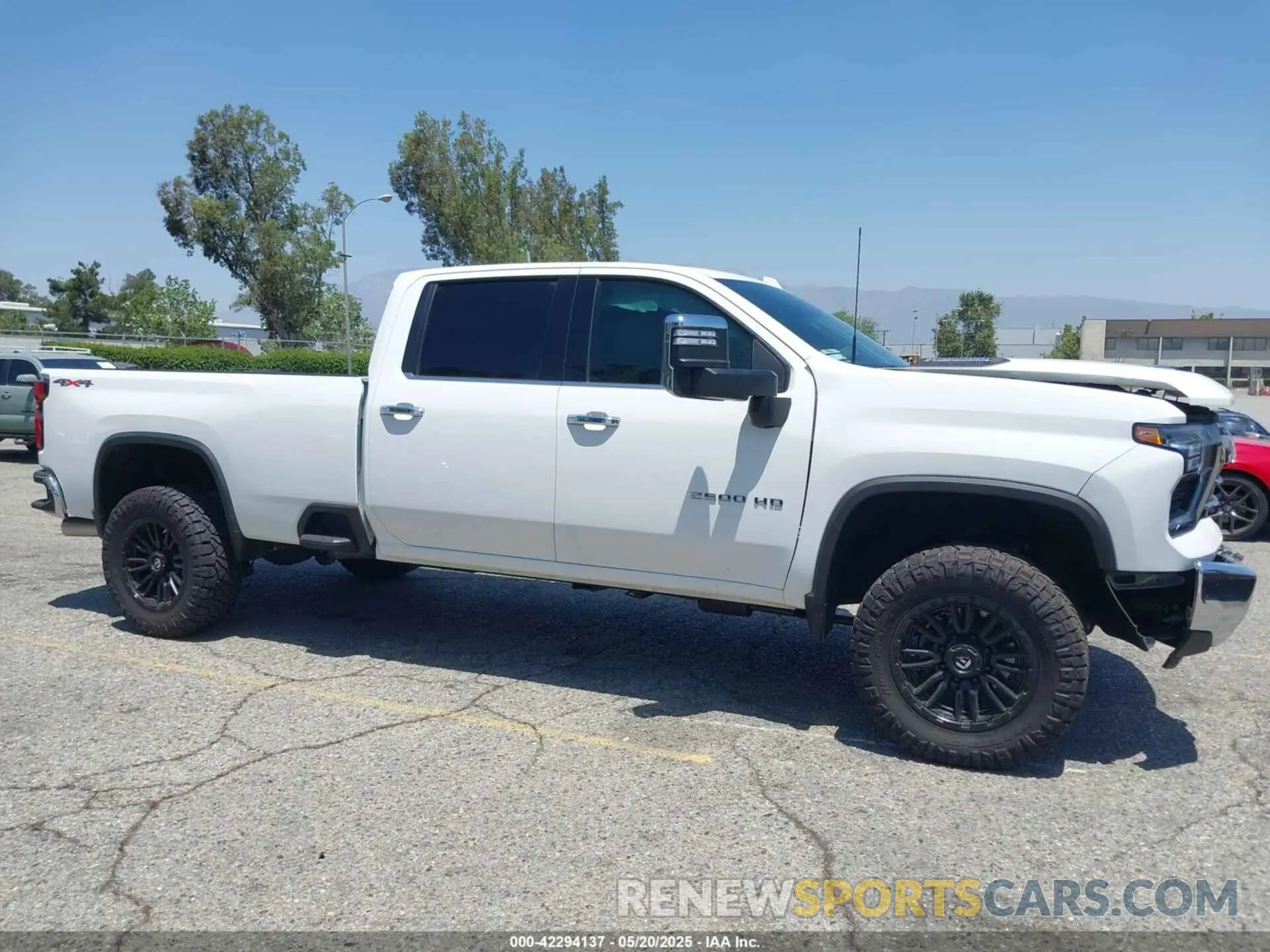 14 Photograph of a damaged car 1GC4KPEY7SF148925 CHEVROLET SILVERADO 2500HD 2025