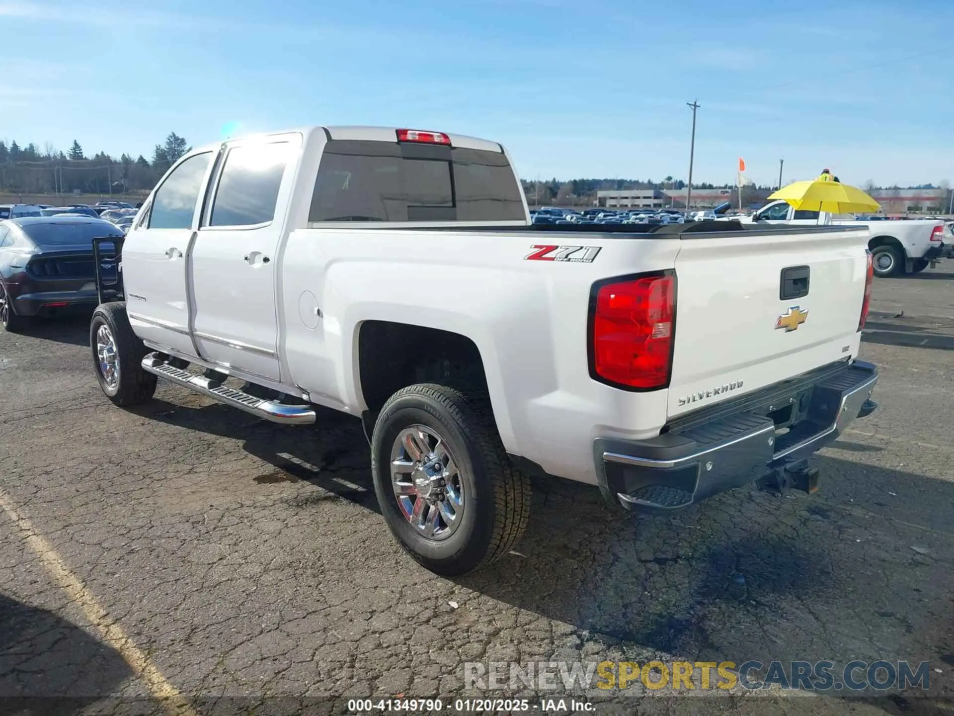 3 Photograph of a damaged car 1GC1KWEG5KF134820 CHEVROLET SILVERADO 3500HD 2019