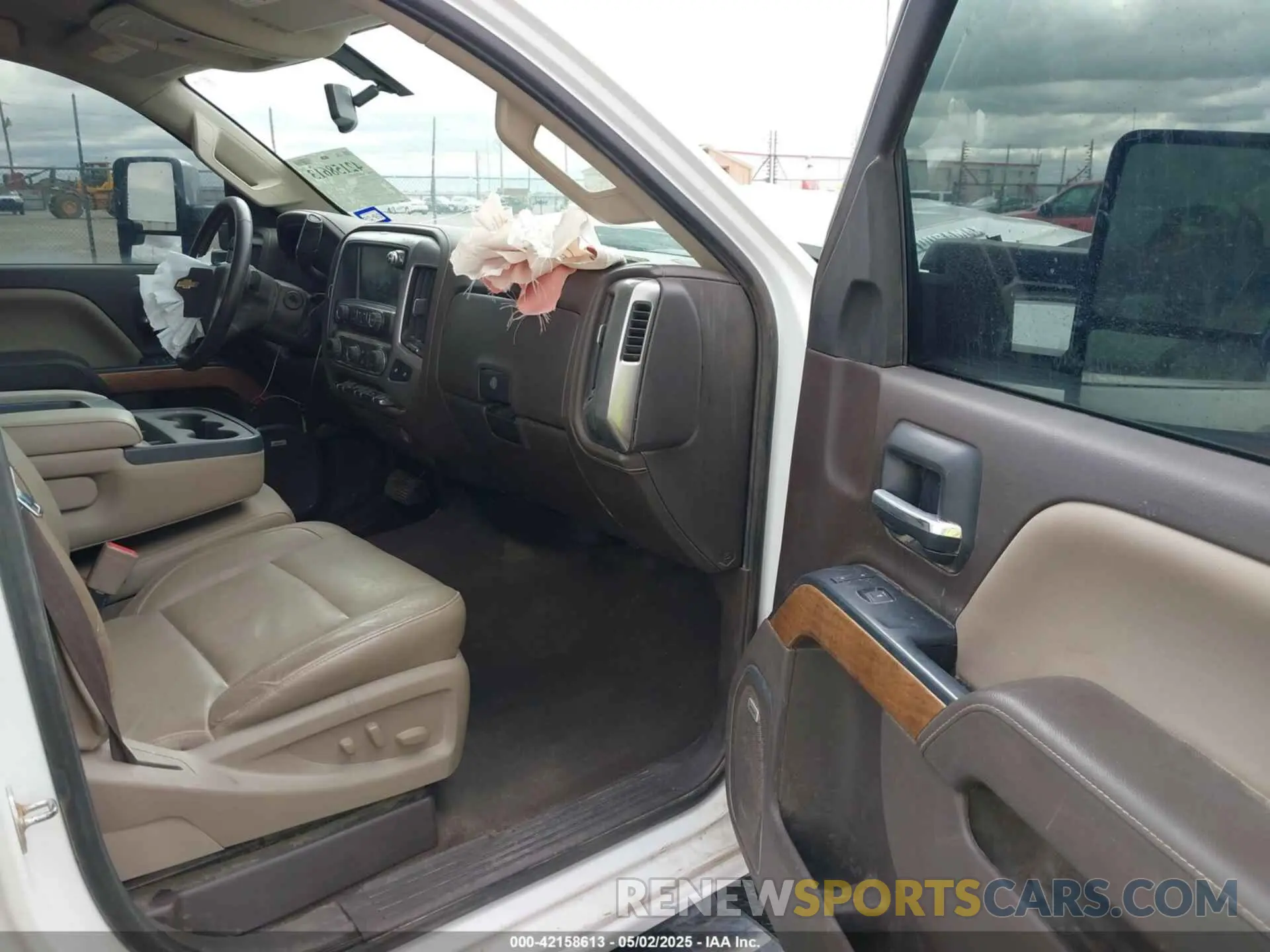 7 Photograph of a damaged car 1GC4CXCY3KF227413 CHEVROLET SILVERADO 3500HD 2019