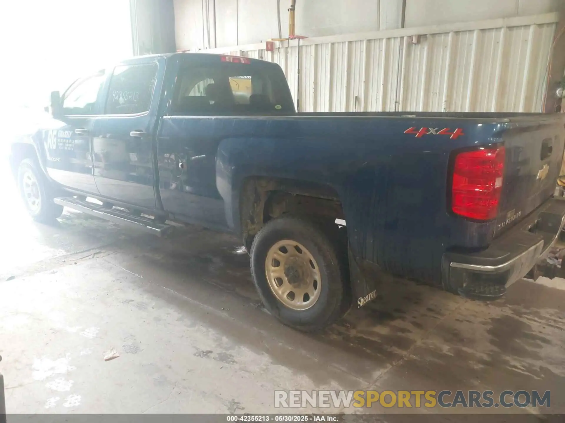 3 Photograph of a damaged car 1GC4KVCG2KF211055 CHEVROLET SILVERADO 3500HD 2019