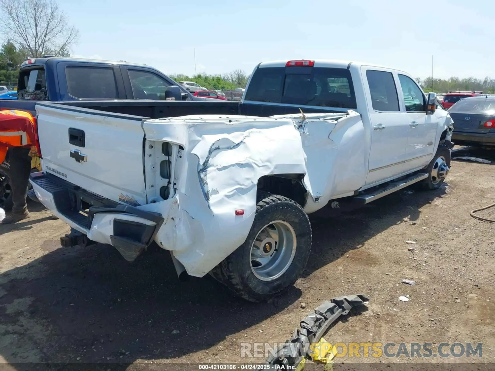 4 Photograph of a damaged car 1GC4KYEY6KF149683 CHEVROLET SILVERADO 3500HD 2019