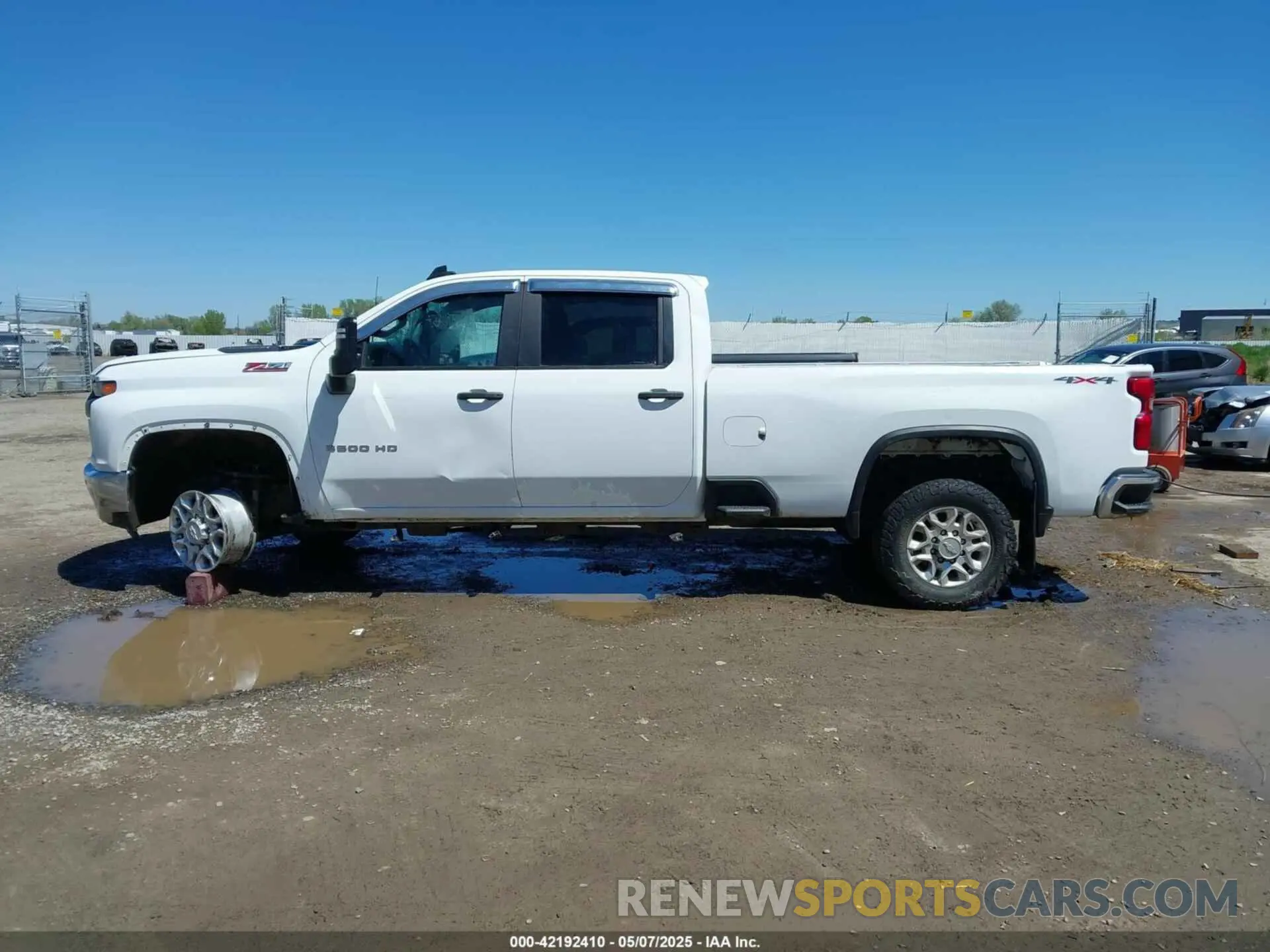 16 Photograph of a damaged car 1GC4YSEY9LF210876 CHEVROLET SILVERADO 3500HD 2020