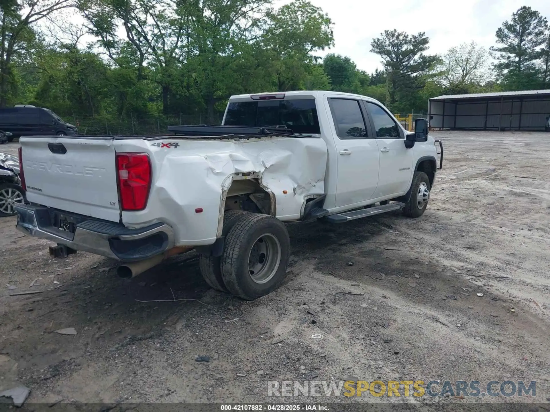 4 Photograph of a damaged car 1GC4YTEY9LF182759 CHEVROLET SILVERADO 3500HD 2020