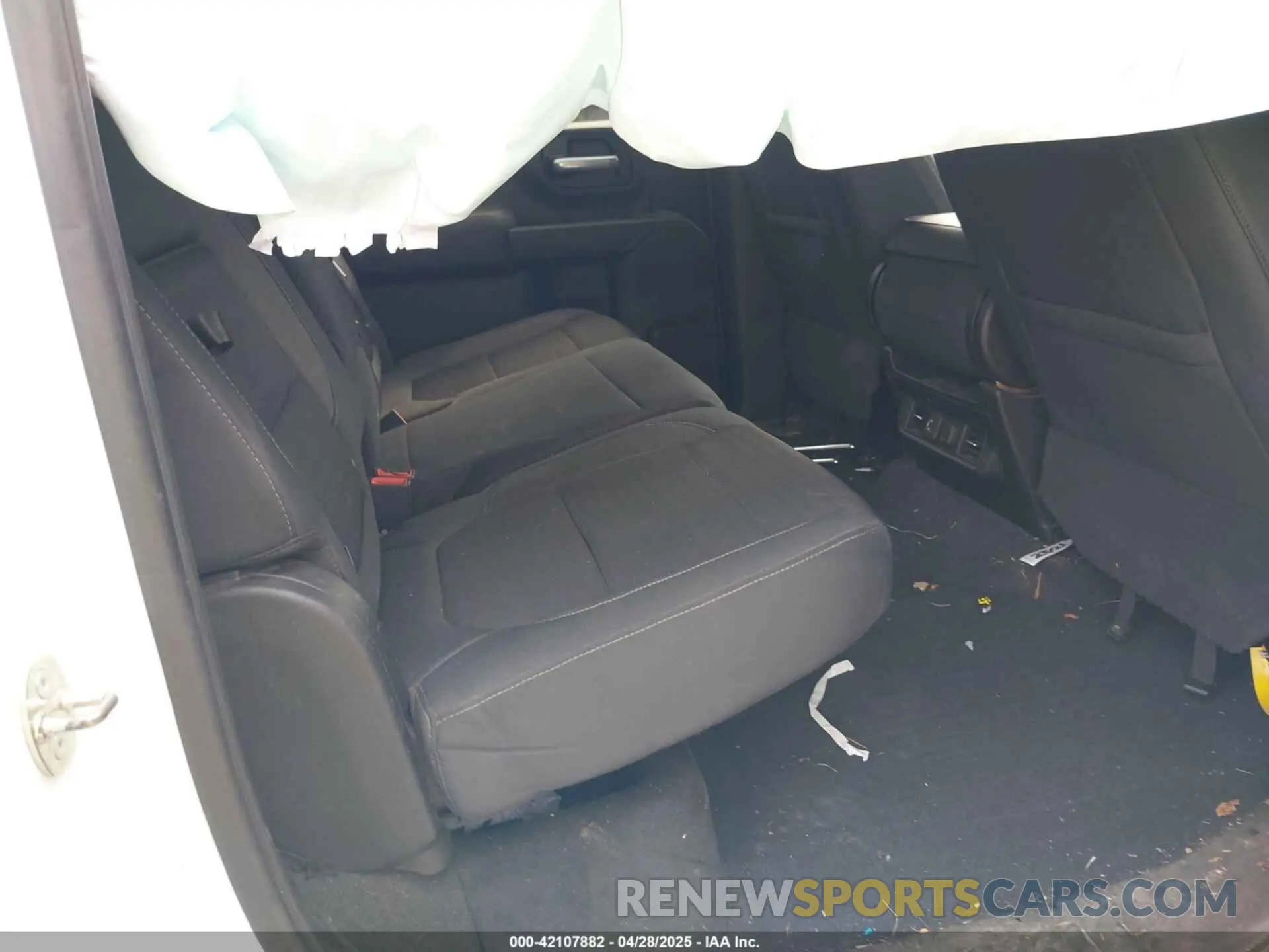 8 Photograph of a damaged car 1GC4YTEY9LF182759 CHEVROLET SILVERADO 3500HD 2020