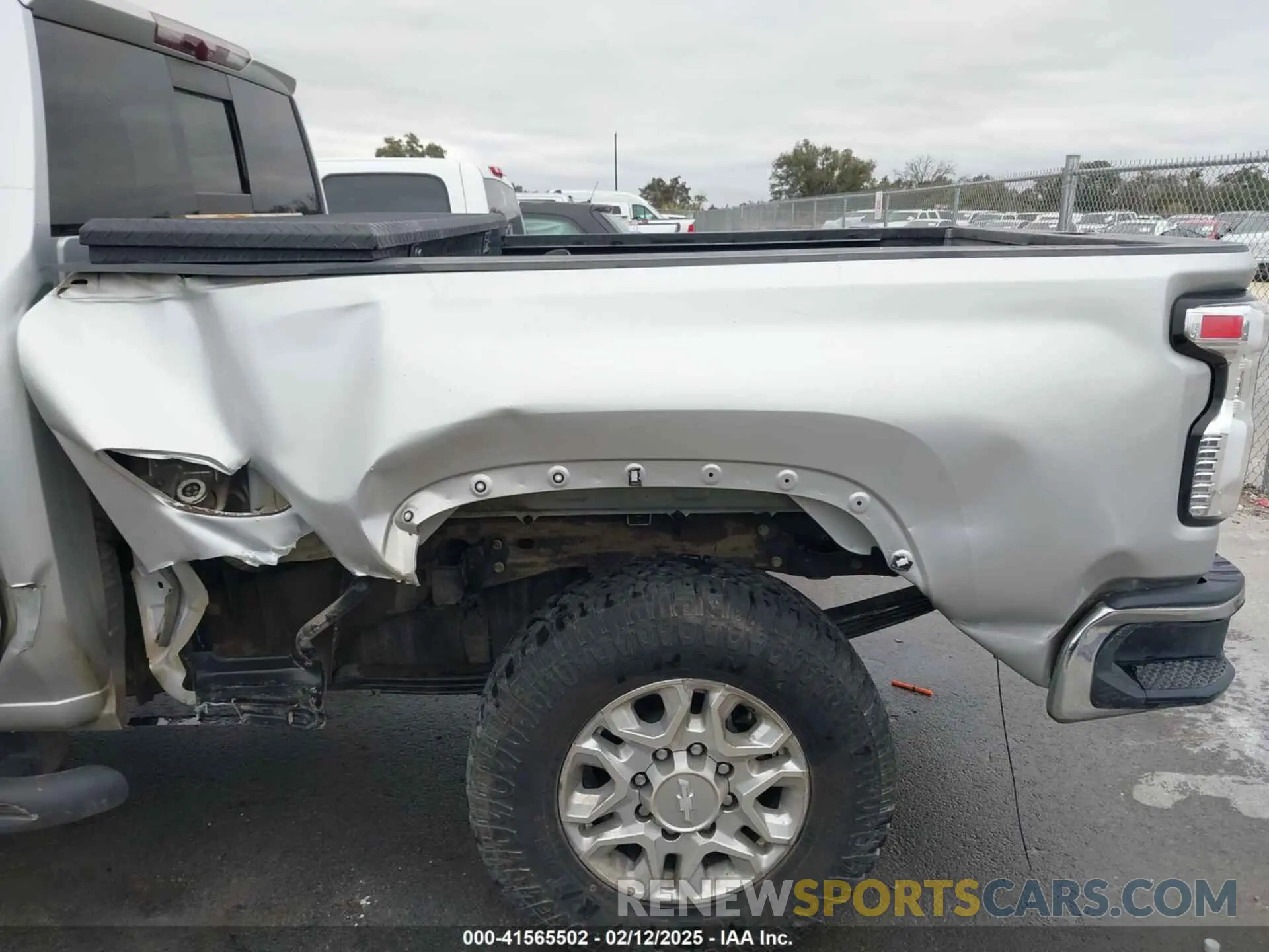 11 Photograph of a damaged car 1GC4YTEYXLF346360 CHEVROLET SILVERADO 3500HD 2020