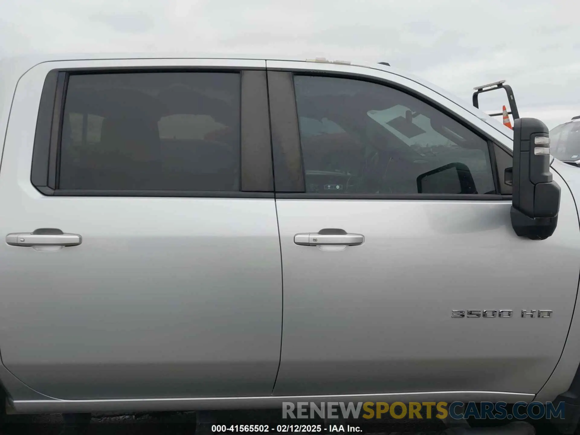 15 Photograph of a damaged car 1GC4YTEYXLF346360 CHEVROLET SILVERADO 3500HD 2020