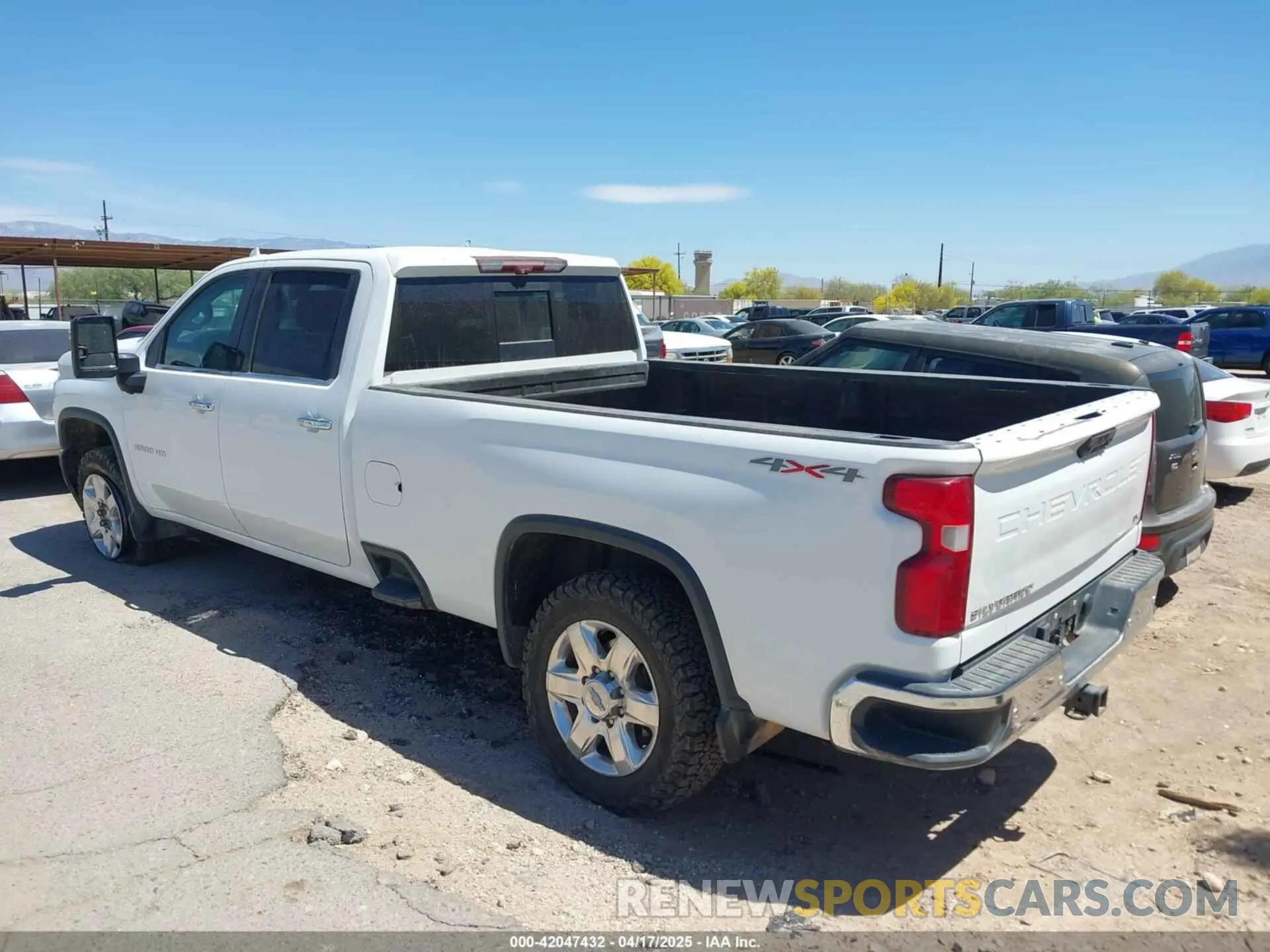 3 Photograph of a damaged car 1GC4YUEY0LF309128 CHEVROLET SILVERADO 3500HD 2020