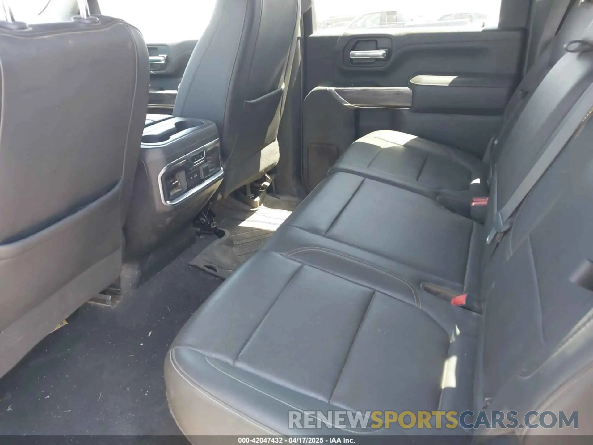 7 Photograph of a damaged car 1GC4YUEY0LF309128 CHEVROLET SILVERADO 3500HD 2020