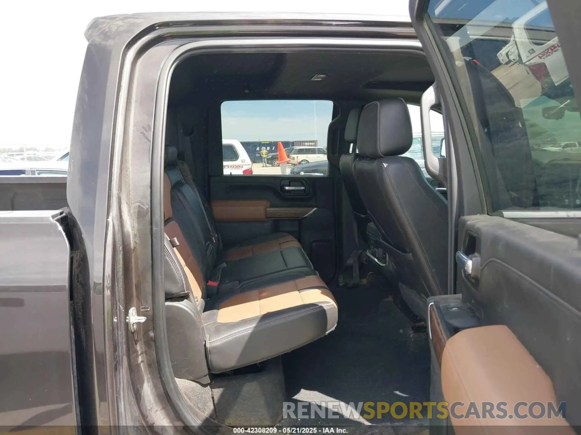 7 Photograph of a damaged car 1GC4YVEY1LF295648 CHEVROLET SILVERADO 3500HD 2020