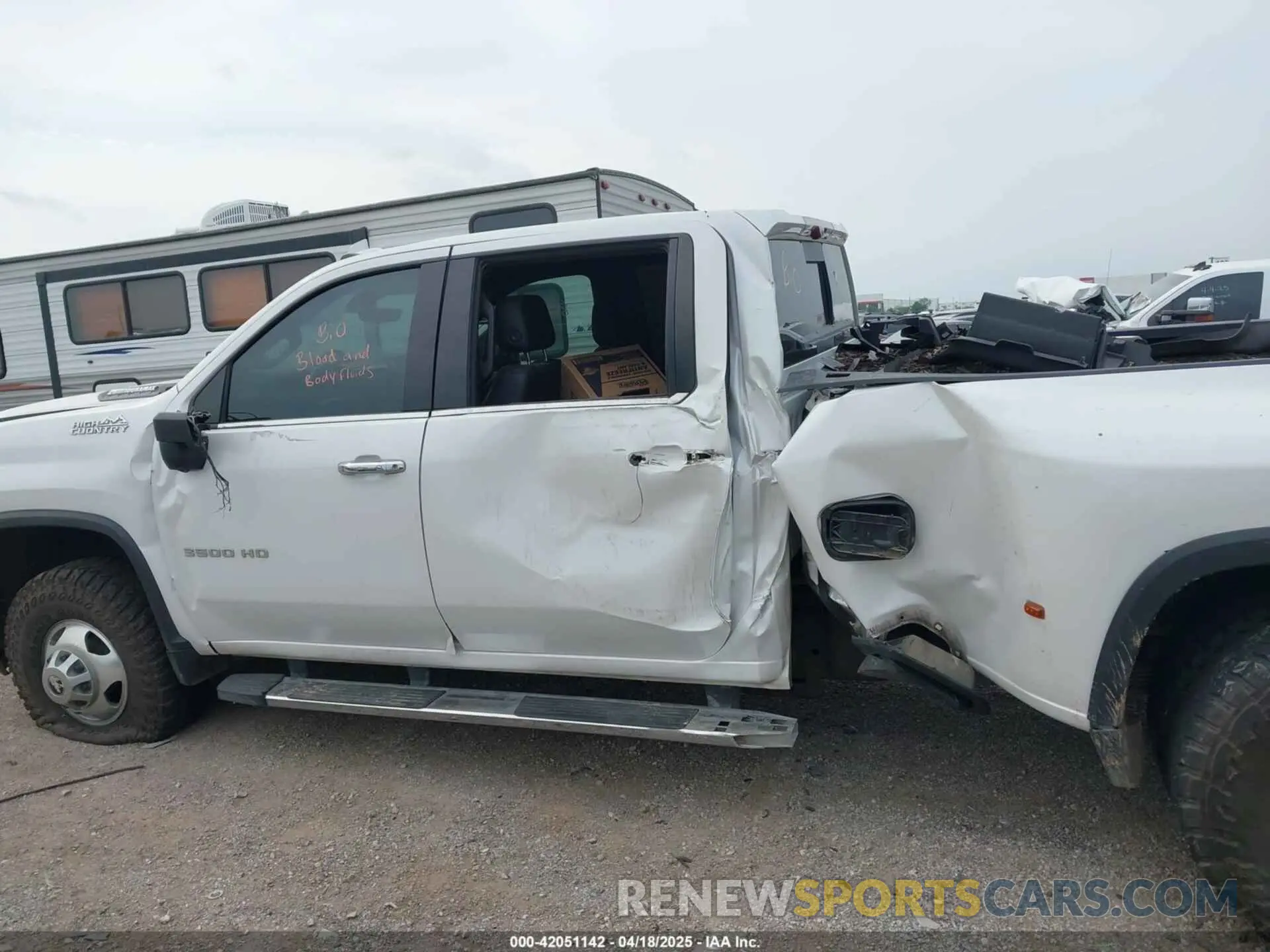 13 Photograph of a damaged car 1GC4YVEY2LF211787 CHEVROLET SILVERADO 3500HD 2020