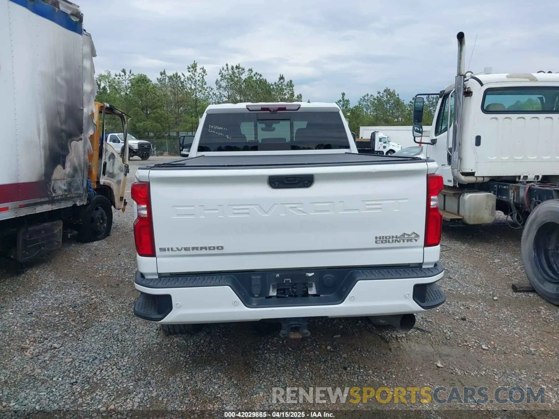 14 Photograph of a damaged car 1GC4YVEY8LF180240 CHEVROLET SILVERADO 3500HD 2020