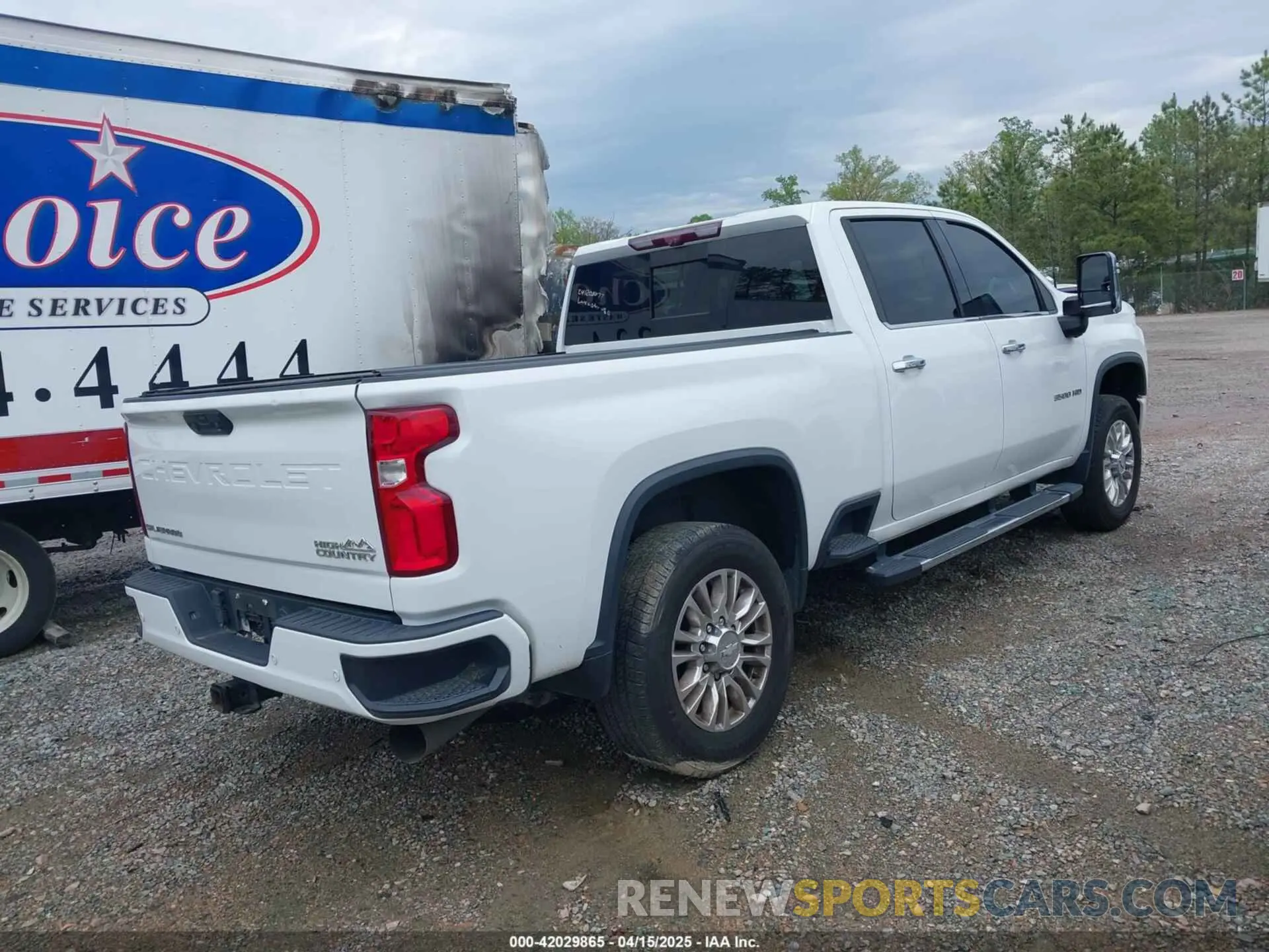 4 Photograph of a damaged car 1GC4YVEY8LF180240 CHEVROLET SILVERADO 3500HD 2020