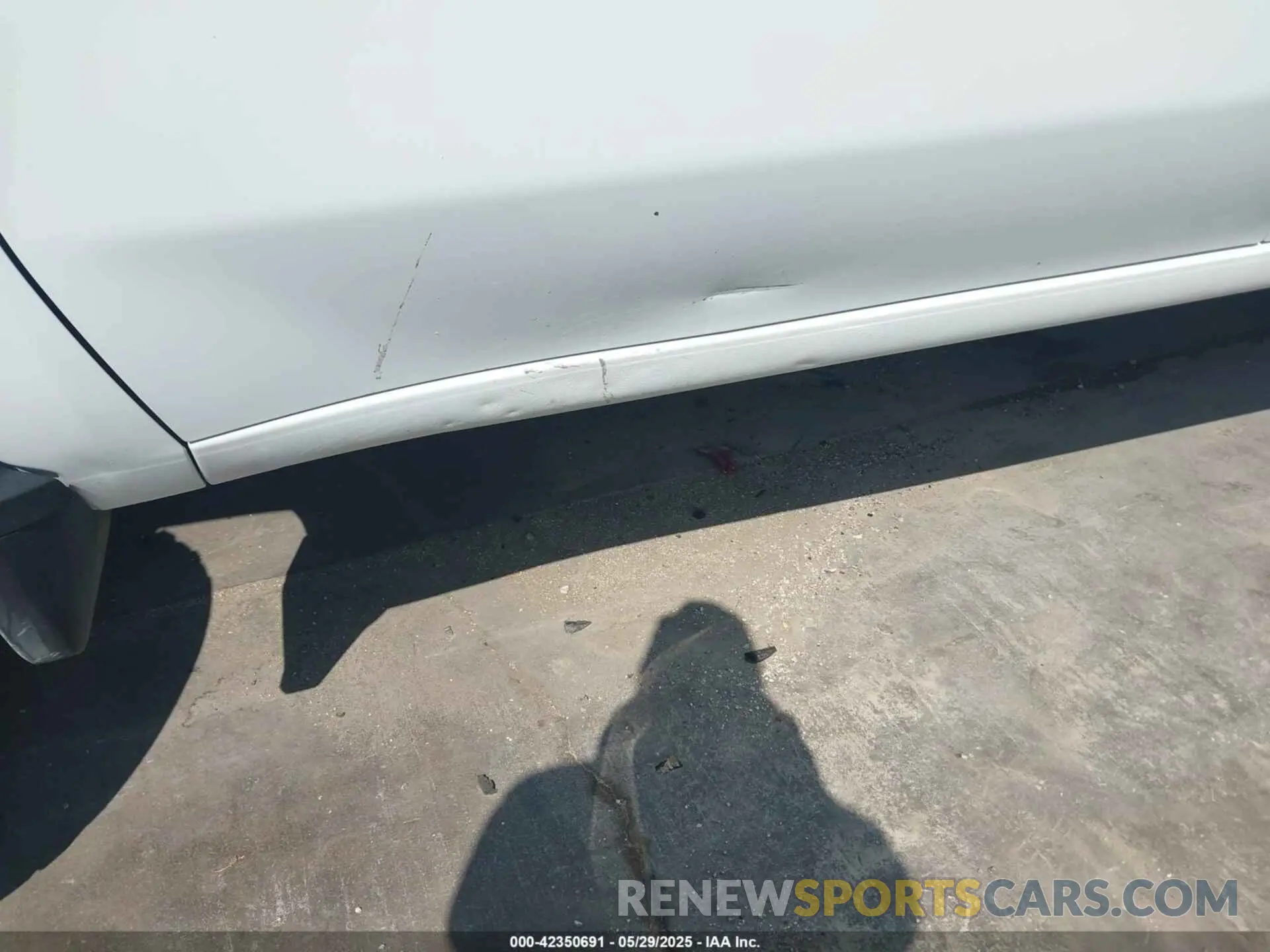 11 Photograph of a damaged car 1GC4YTEY9MF197229 CHEVROLET SILVERADO 3500HD 2021