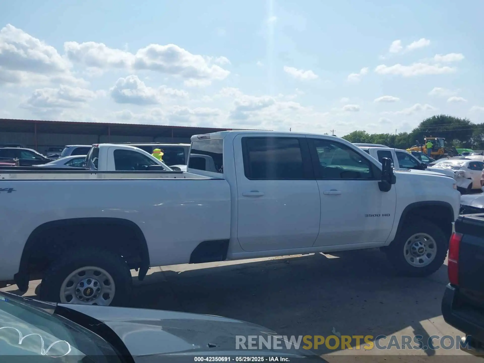 14 Photograph of a damaged car 1GC4YTEY9MF197229 CHEVROLET SILVERADO 3500HD 2021