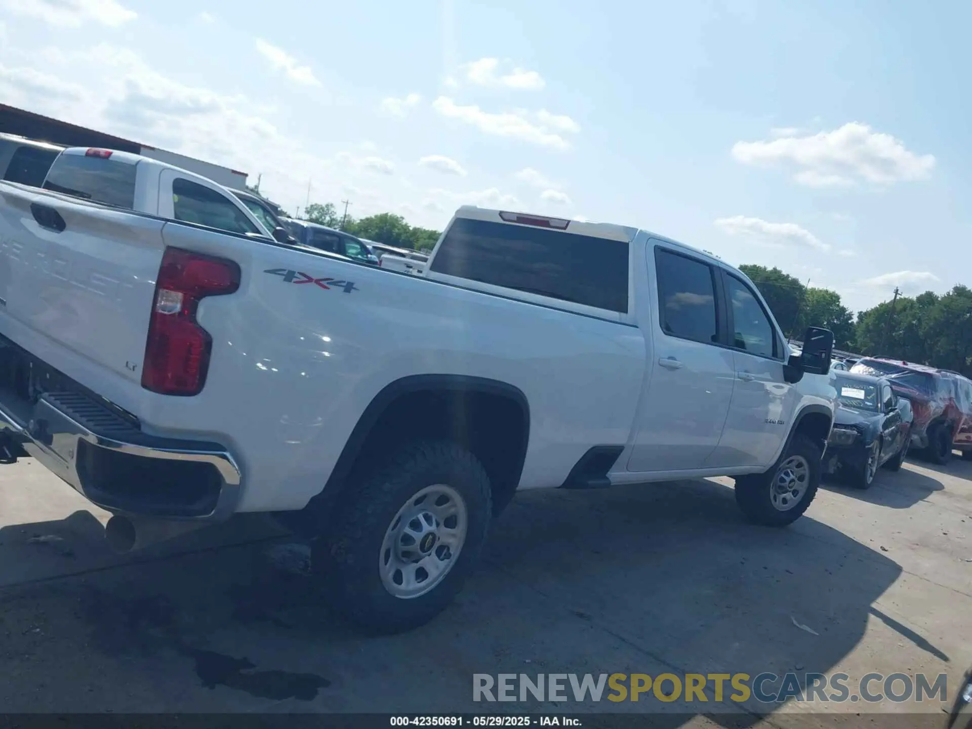 4 Photograph of a damaged car 1GC4YTEY9MF197229 CHEVROLET SILVERADO 3500HD 2021