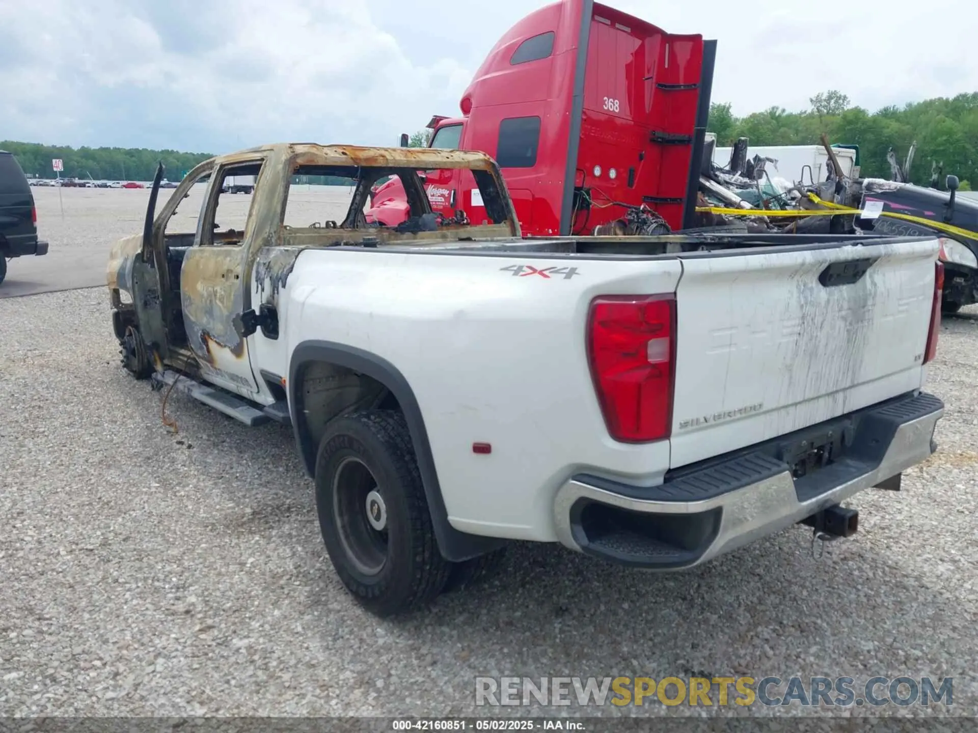3 Photograph of a damaged car 1GC4YTEYXMF294424 CHEVROLET SILVERADO 3500HD 2021