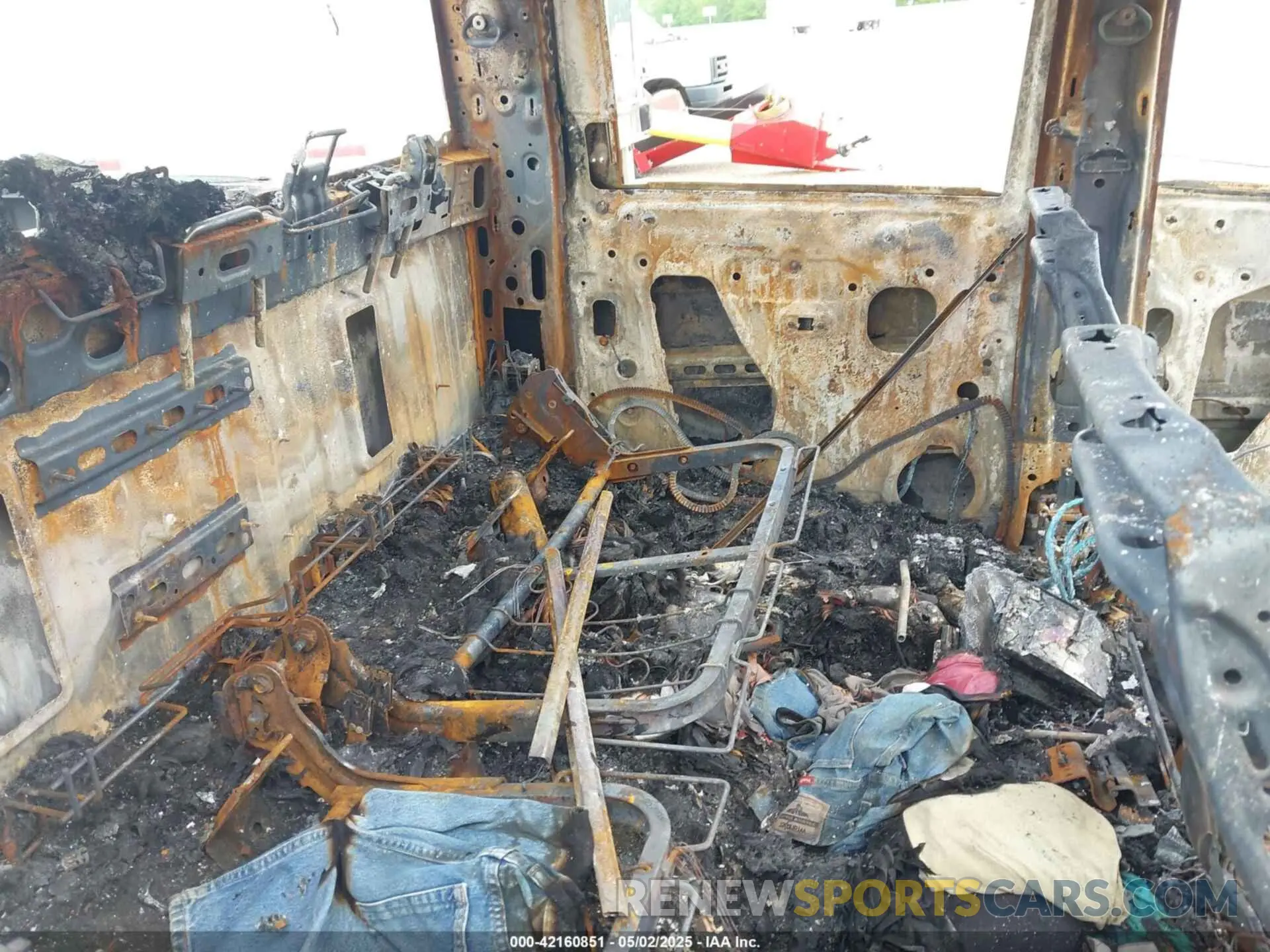 8 Photograph of a damaged car 1GC4YTEYXMF294424 CHEVROLET SILVERADO 3500HD 2021