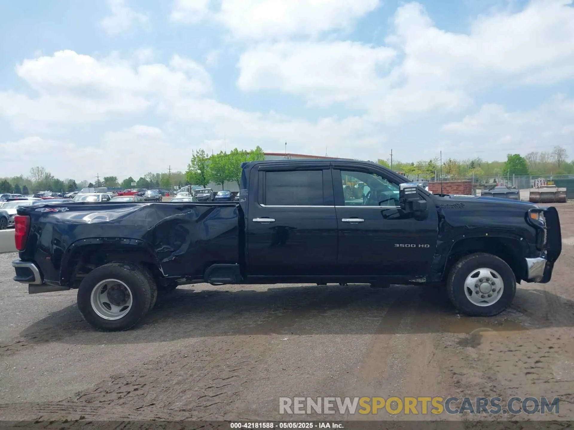 13 Photograph of a damaged car 1GC4YUEY2MF262296 CHEVROLET SILVERADO 3500HD 2021