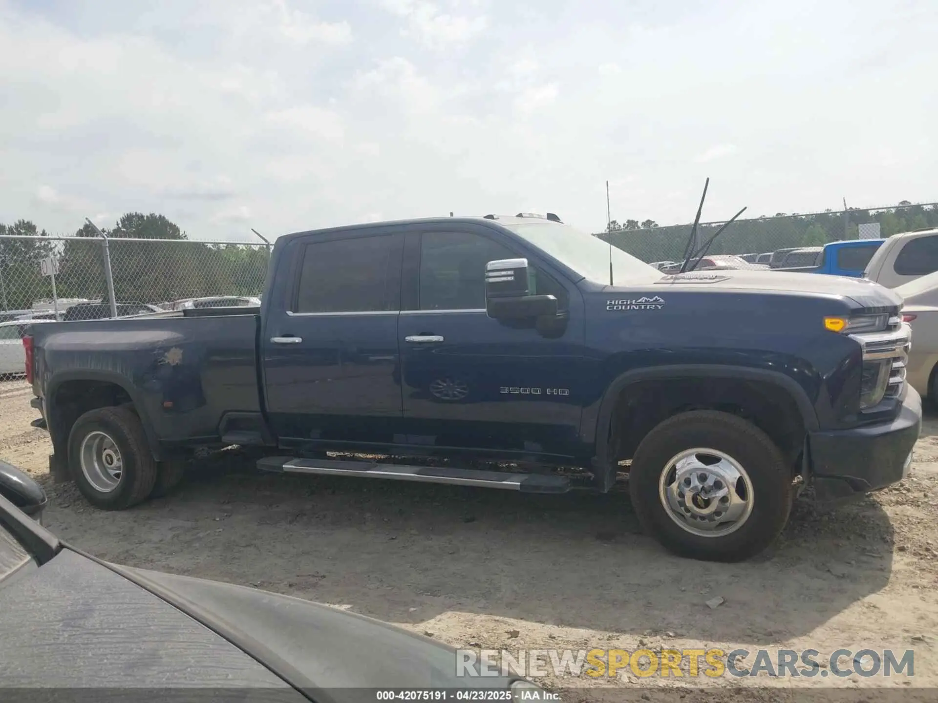 13 Photograph of a damaged car 1GC4YVEYXMF111454 CHEVROLET SILVERADO 3500HD 2021