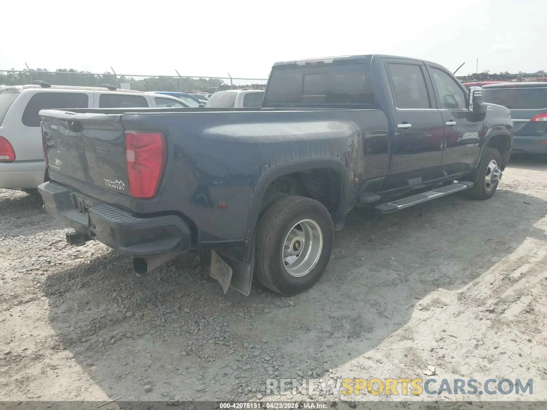 4 Photograph of a damaged car 1GC4YVEYXMF111454 CHEVROLET SILVERADO 3500HD 2021