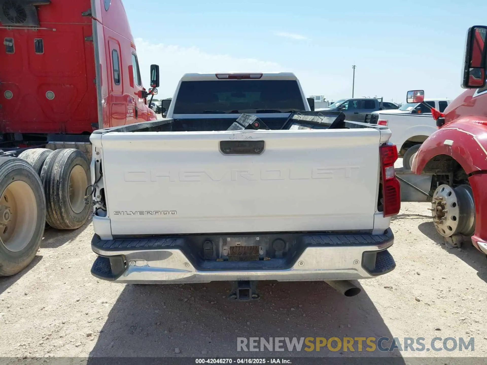 15 Photograph of a damaged car 1GC4YSE72NF197186 CHEVROLET SILVERADO 3500HD 2022