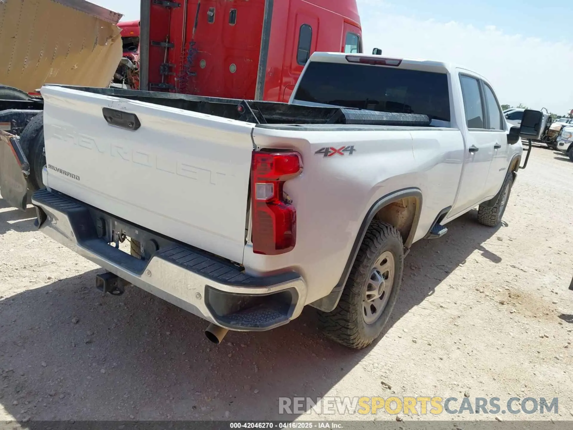 4 Photograph of a damaged car 1GC4YSE72NF197186 CHEVROLET SILVERADO 3500HD 2022