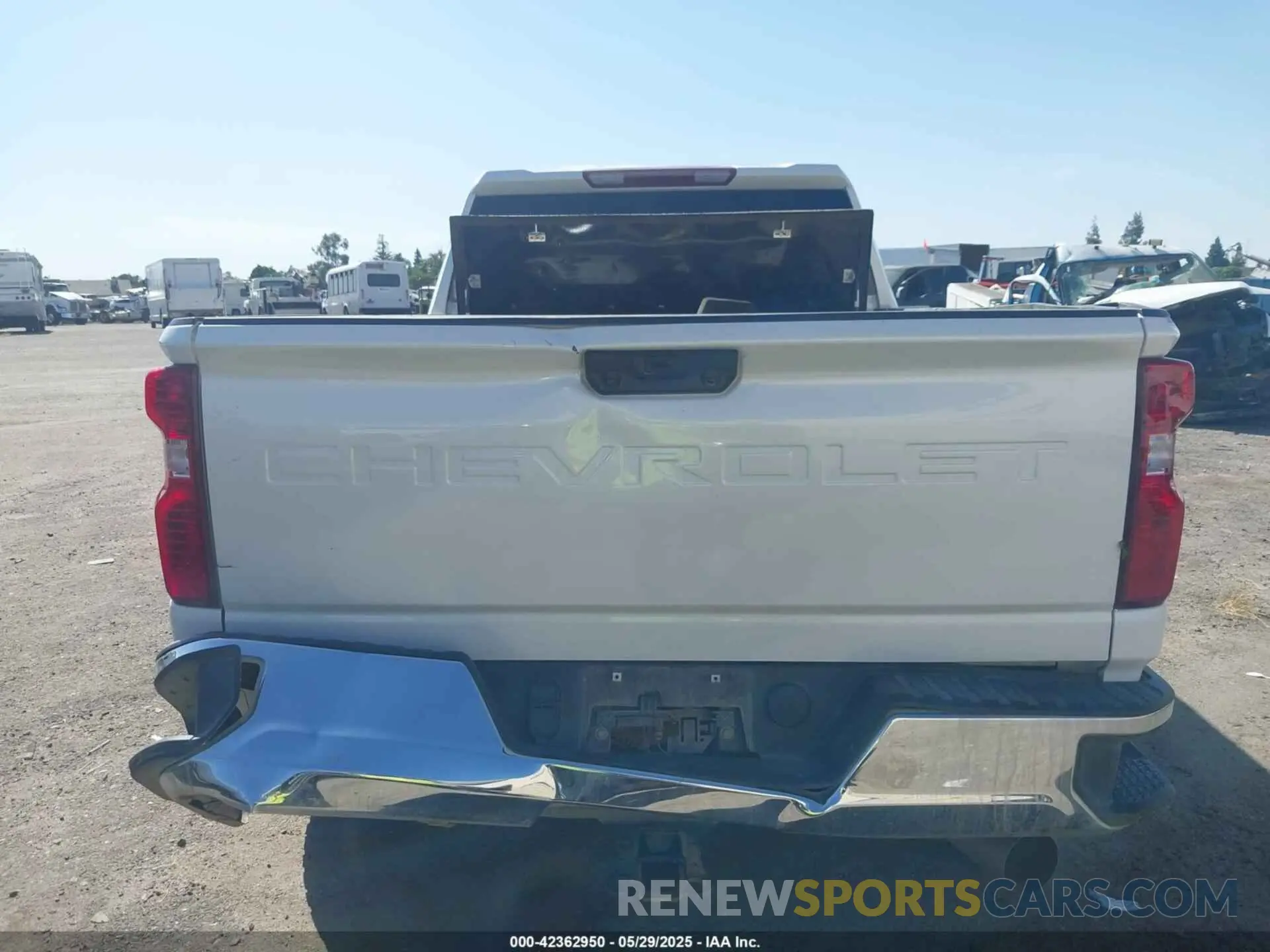15 Photograph of a damaged car 1GC4YTEY1NF118427 CHEVROLET SILVERADO 3500HD 2022