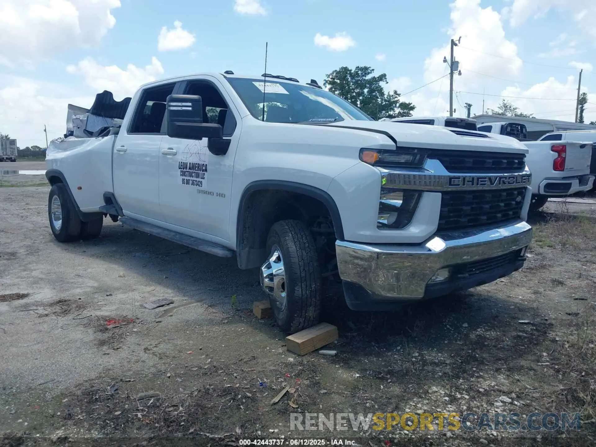 1 Photograph of a damaged car 1GC4YTEY3NF336546 CHEVROLET SILVERADO 3500HD 2022