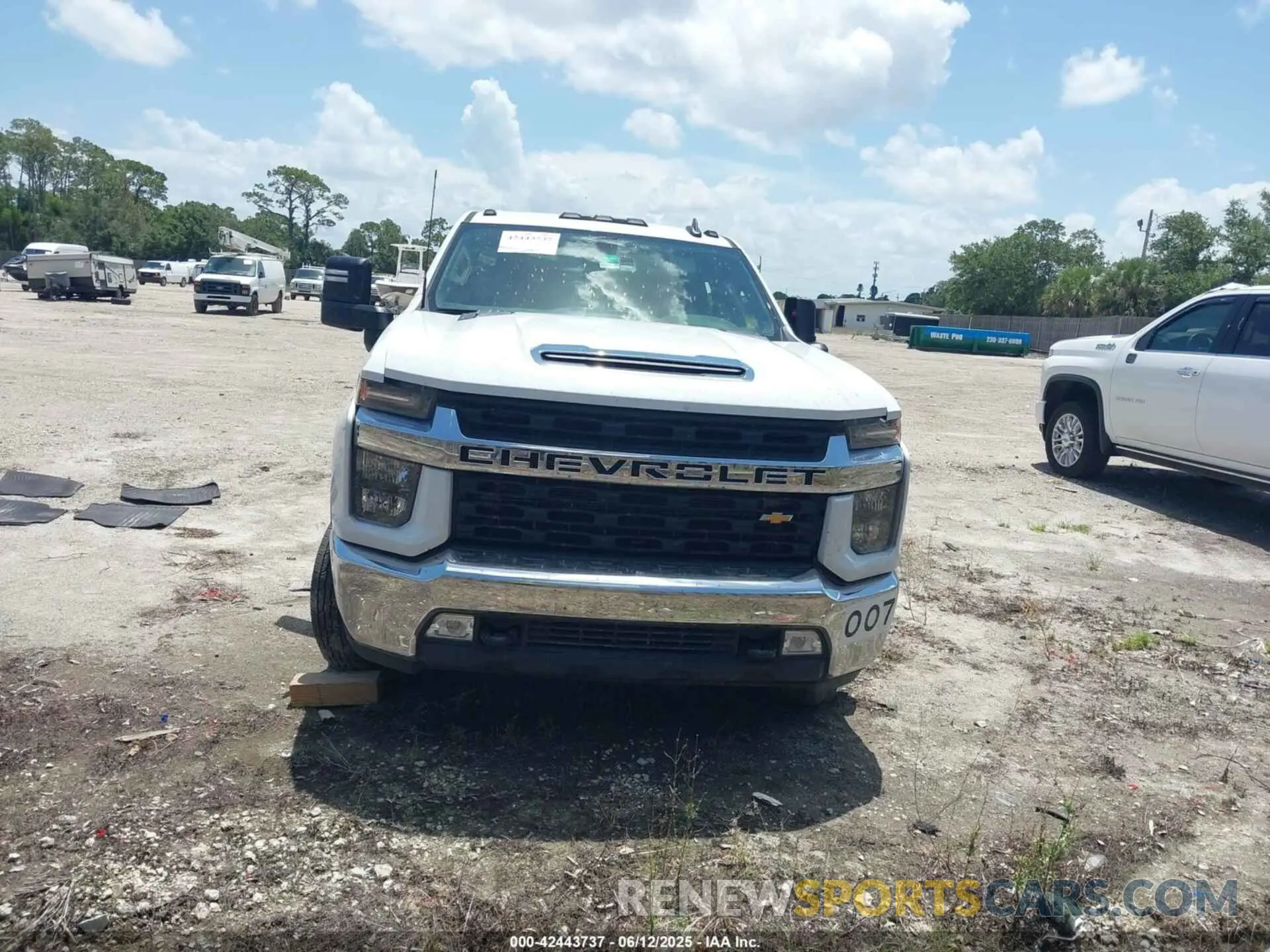 12 Photograph of a damaged car 1GC4YTEY3NF336546 CHEVROLET SILVERADO 3500HD 2022