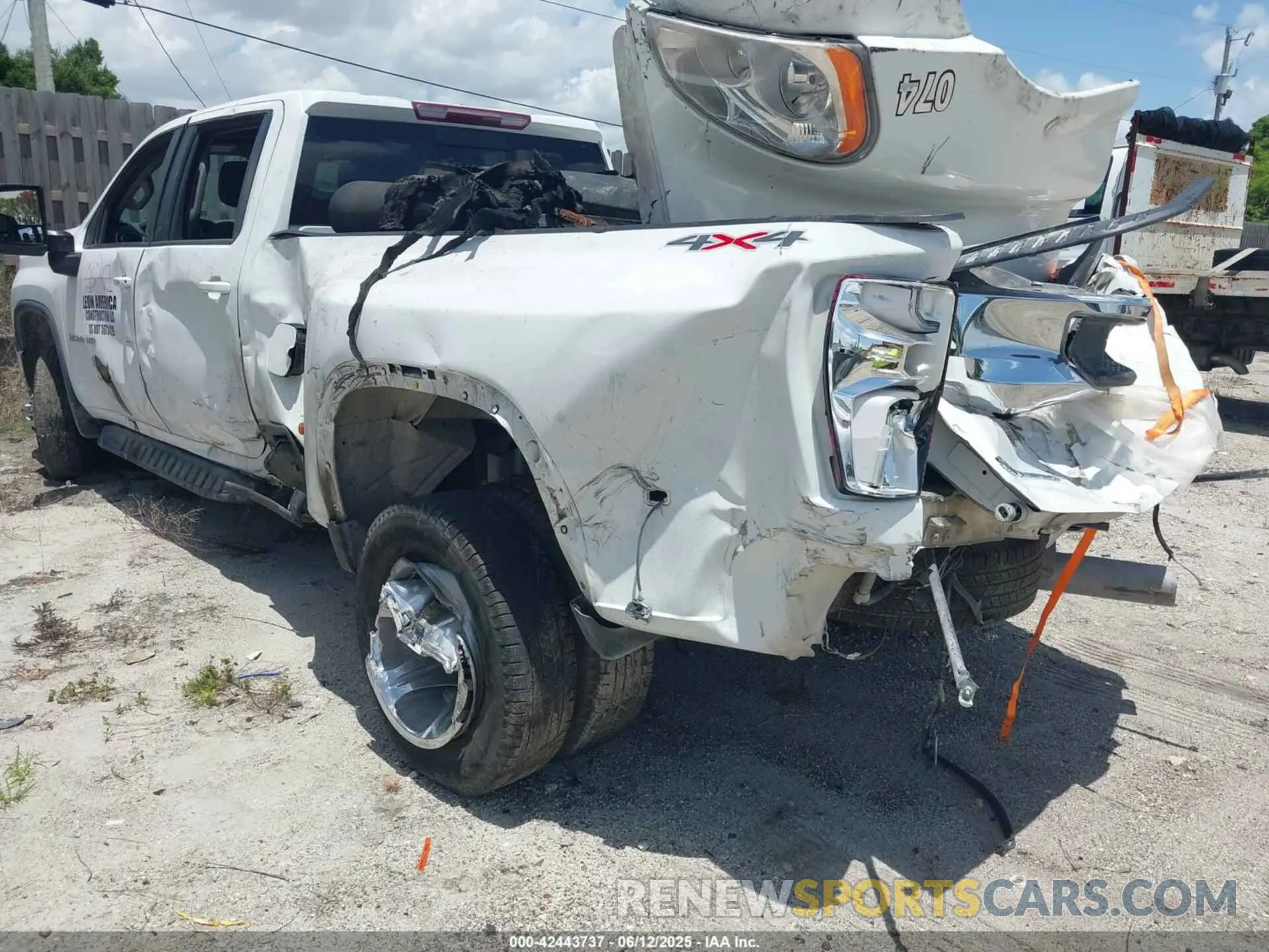 6 Photograph of a damaged car 1GC4YTEY3NF336546 CHEVROLET SILVERADO 3500HD 2022