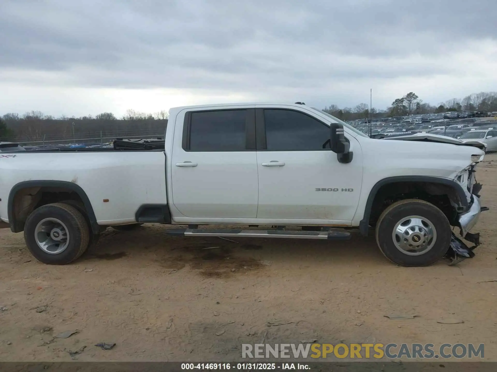 17 Photograph of a damaged car 1GC4YTEY5NF105700 CHEVROLET SILVERADO 3500HD 2022