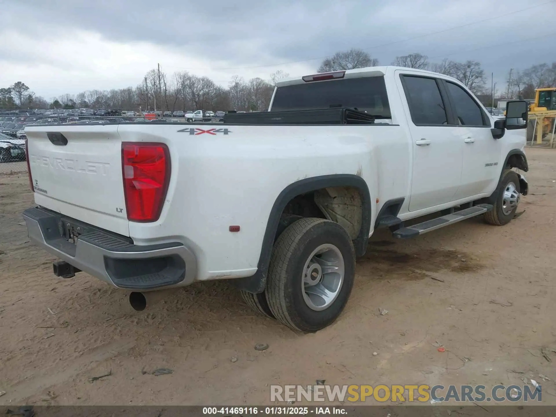 4 Photograph of a damaged car 1GC4YTEY5NF105700 CHEVROLET SILVERADO 3500HD 2022