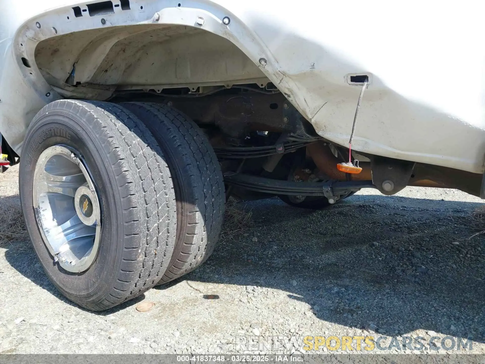 12 Photograph of a damaged car 1GC4YTEY5NF246508 CHEVROLET SILVERADO 3500HD 2022