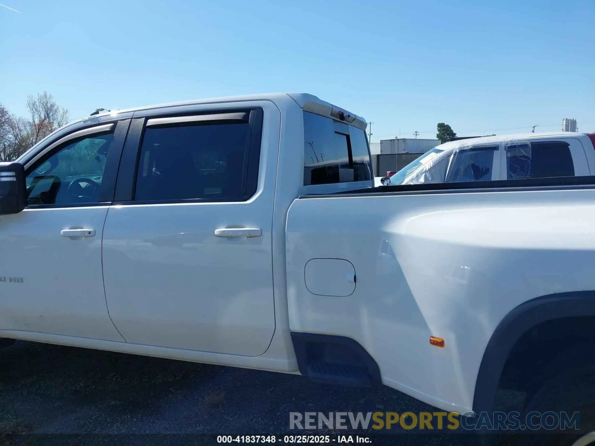 16 Photograph of a damaged car 1GC4YTEY5NF246508 CHEVROLET SILVERADO 3500HD 2022