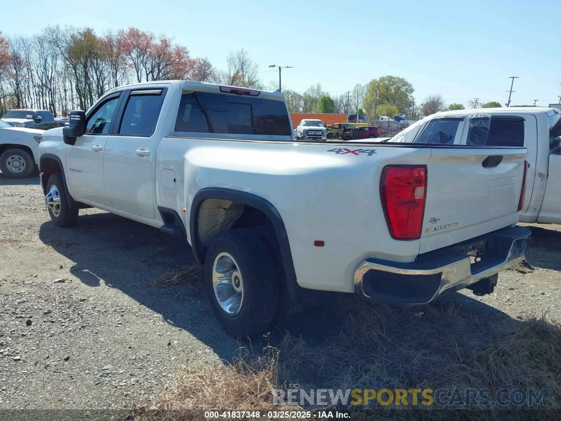 3 Photograph of a damaged car 1GC4YTEY5NF246508 CHEVROLET SILVERADO 3500HD 2022