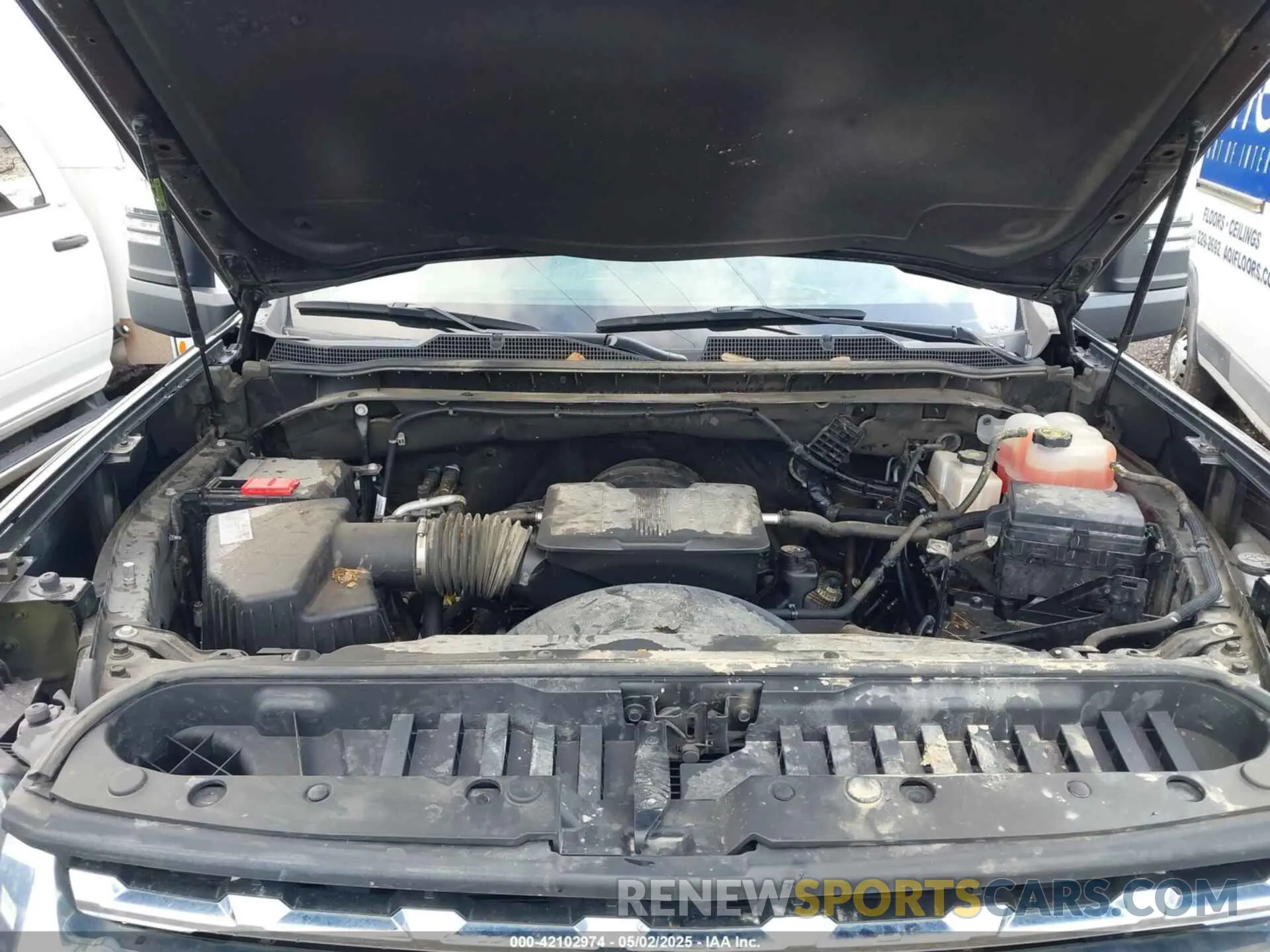 10 Photograph of a damaged car 1GC4YUE71NF100927 CHEVROLET SILVERADO 3500HD 2022