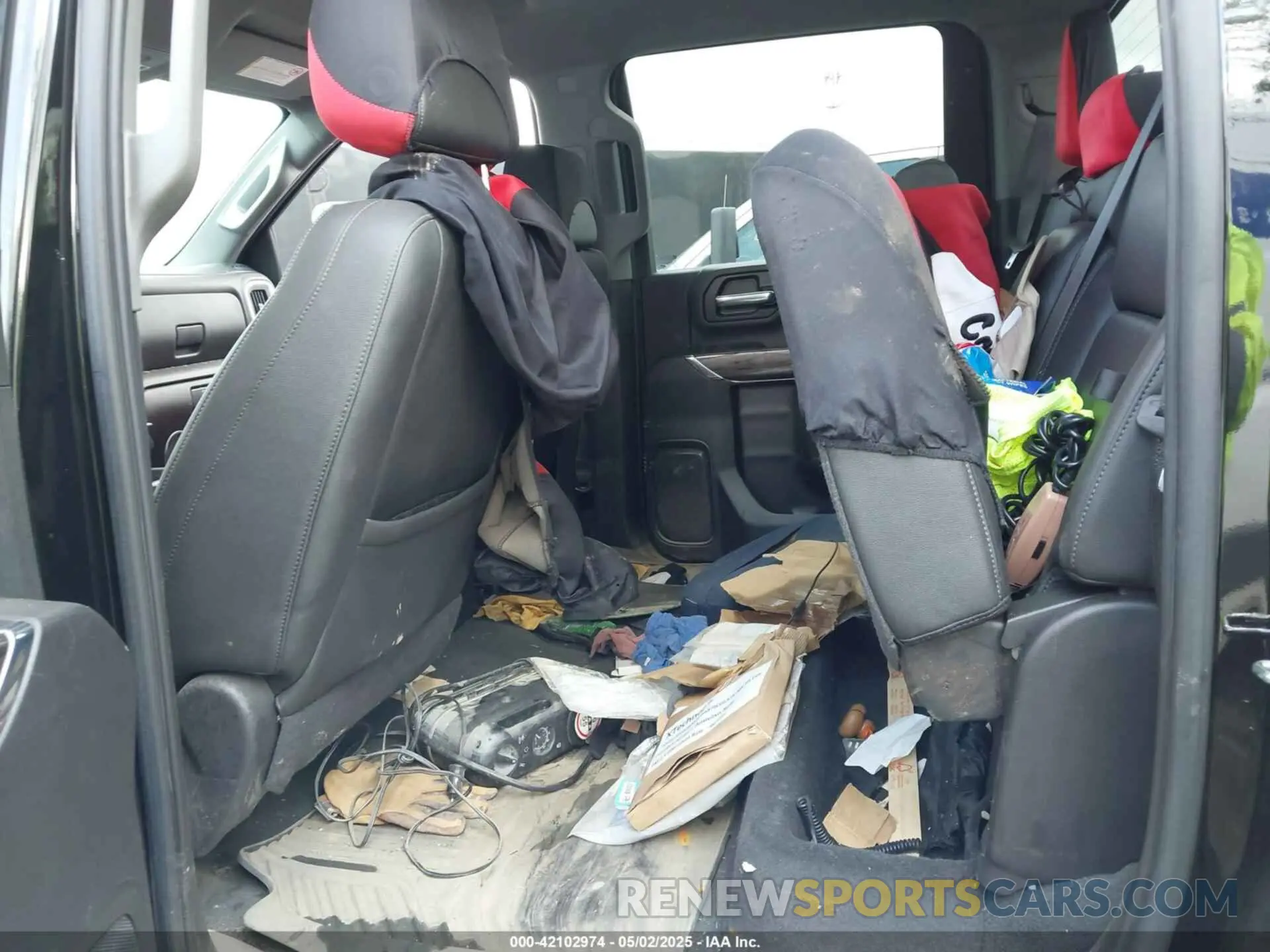7 Photograph of a damaged car 1GC4YUE71NF100927 CHEVROLET SILVERADO 3500HD 2022
