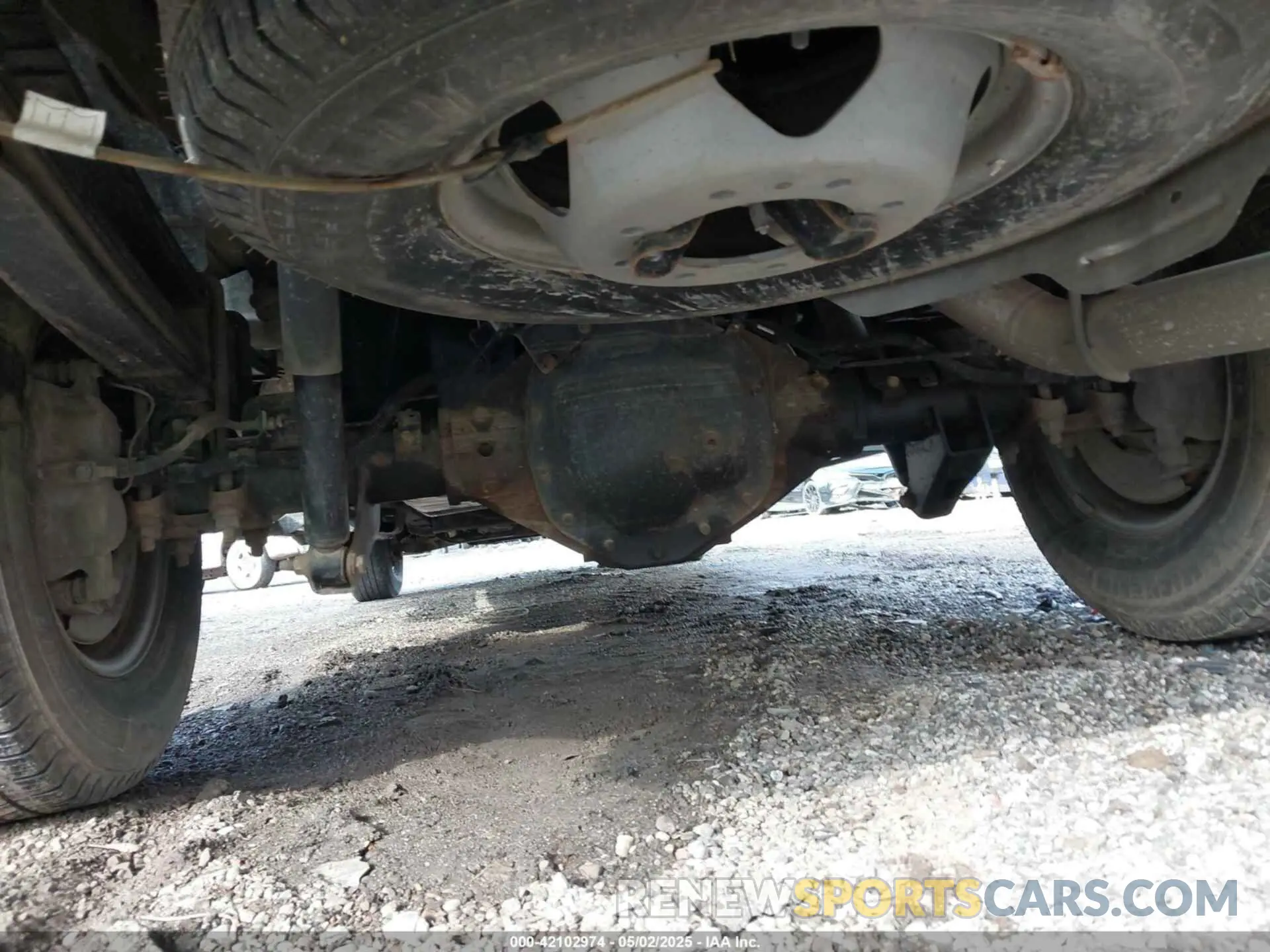 8 Photograph of a damaged car 1GC4YUE71NF100927 CHEVROLET SILVERADO 3500HD 2022