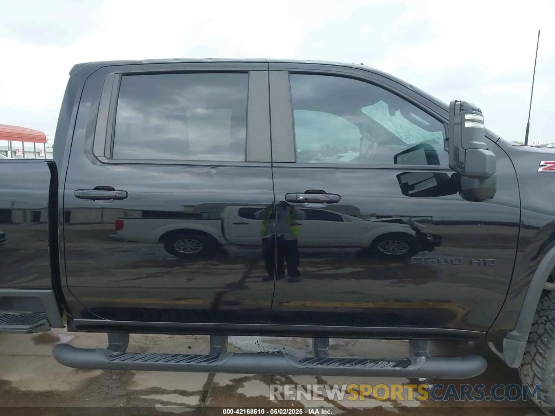 16 Photograph of a damaged car 1GC4YUEY0NF322609 CHEVROLET SILVERADO 3500HD 2022