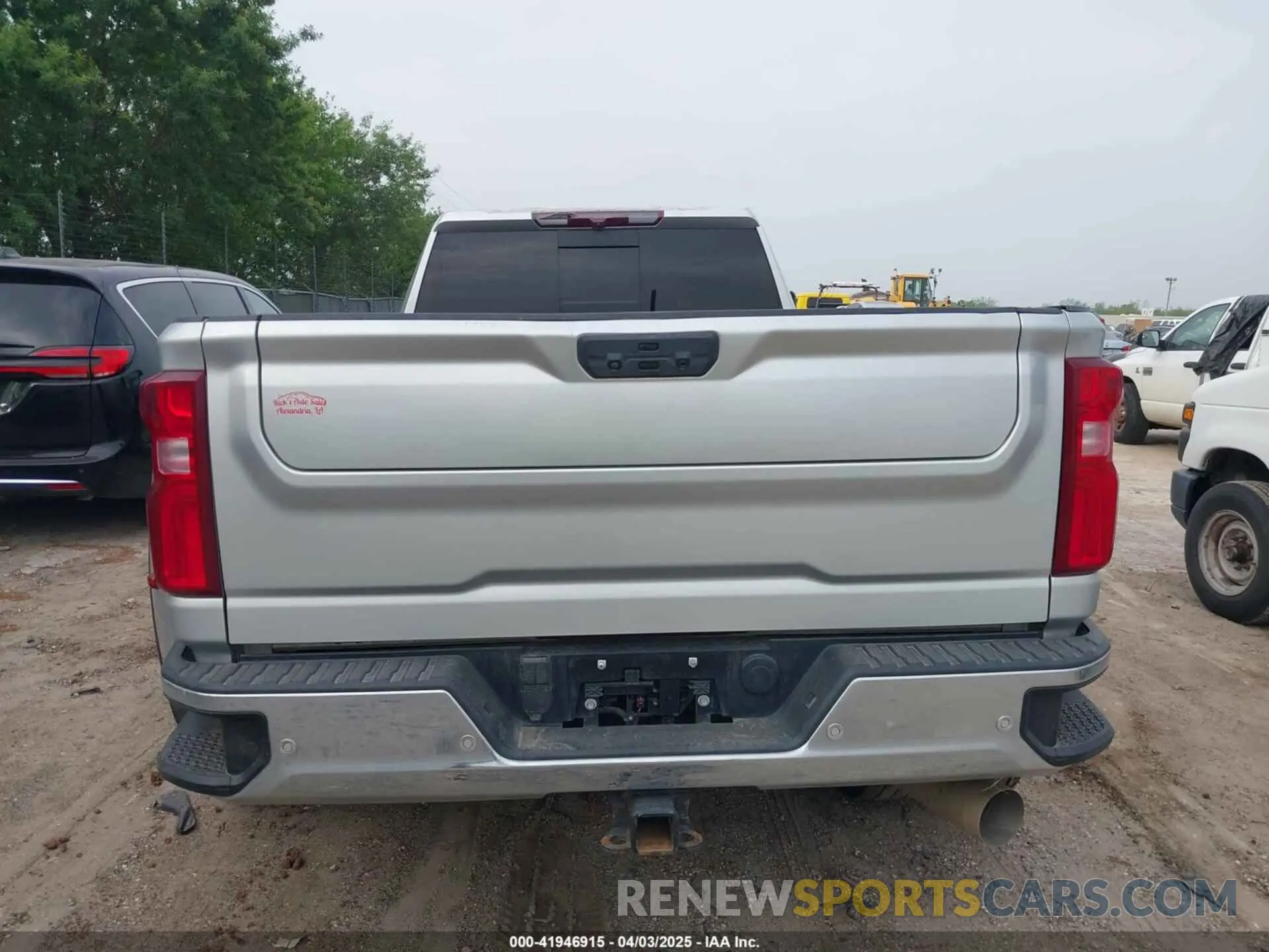 15 Photograph of a damaged car 1GC4YUEY1NF163633 CHEVROLET SILVERADO 3500HD 2022