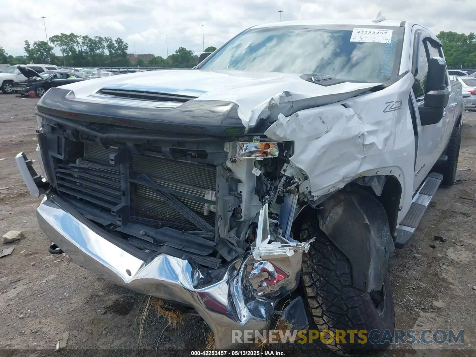 13 Photograph of a damaged car 1GC4YUEY6NF116999 CHEVROLET SILVERADO 3500HD 2022