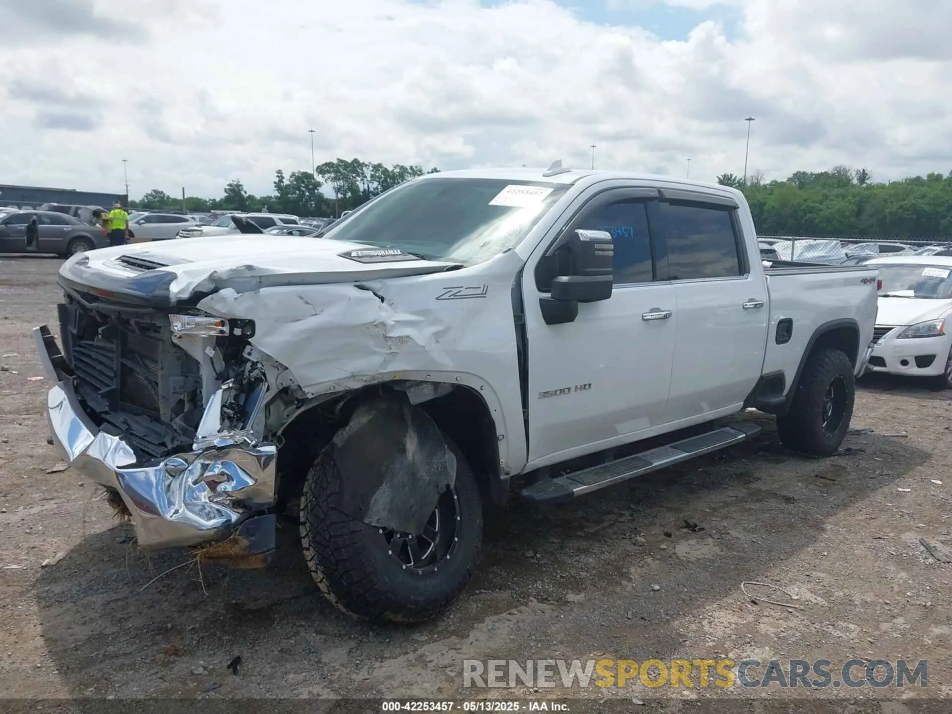 17 Photograph of a damaged car 1GC4YUEY6NF116999 CHEVROLET SILVERADO 3500HD 2022