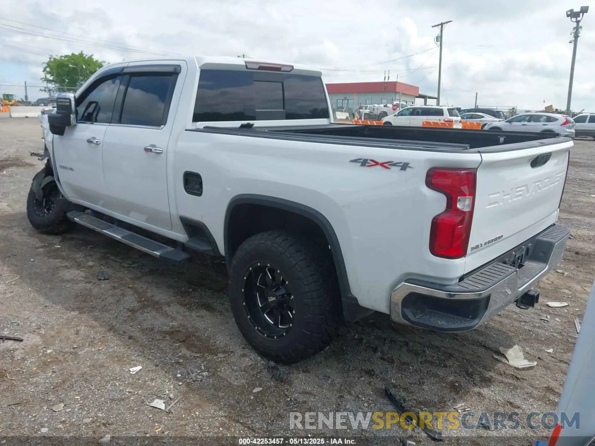 3 Photograph of a damaged car 1GC4YUEY6NF116999 CHEVROLET SILVERADO 3500HD 2022